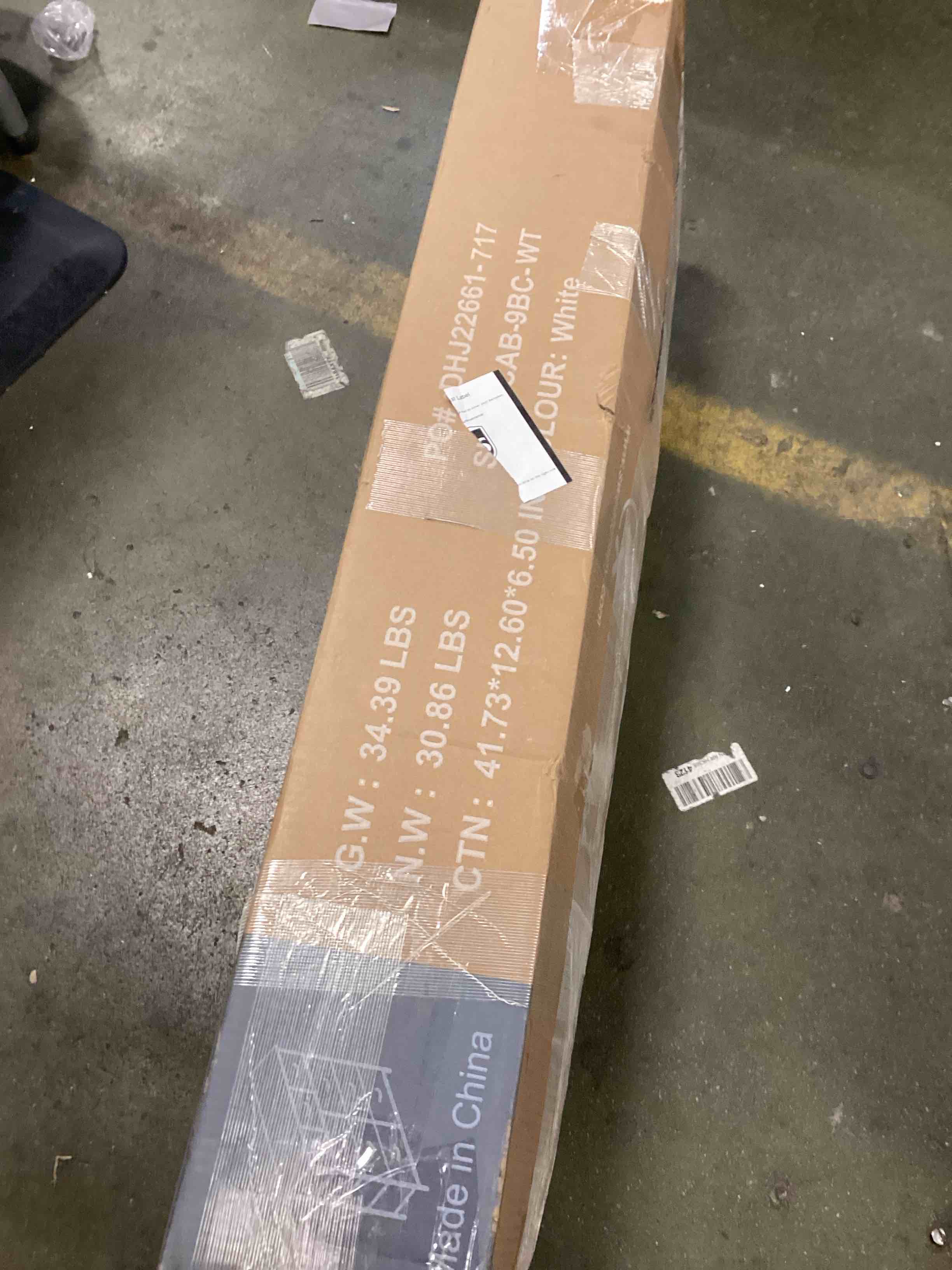 https://s3.amazonaws.com/lotting-images-prod/bidfta/RED5737824_1705779735771.jpeg