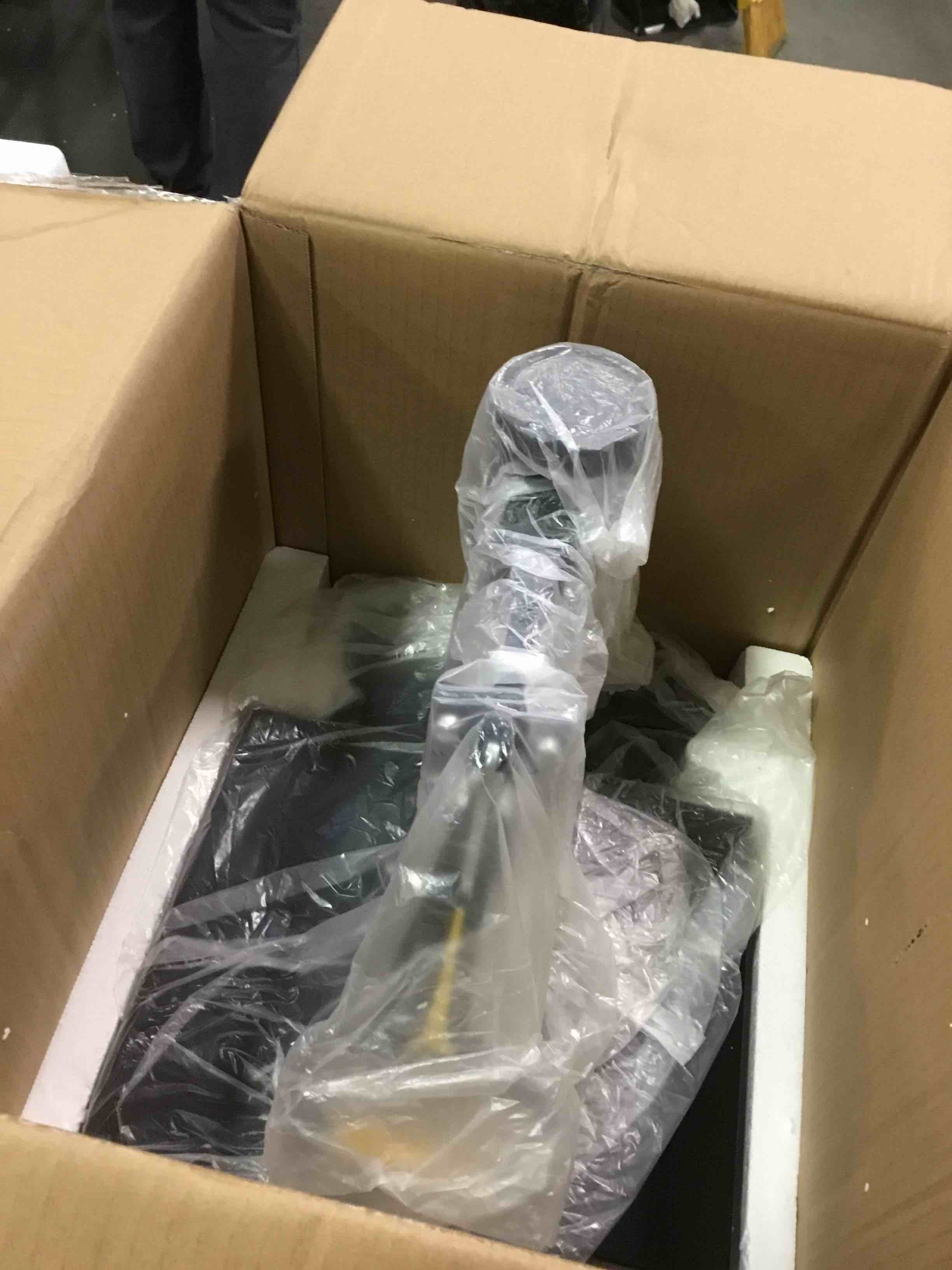 https://s3.amazonaws.com/lotting-images-prod/bidfta/RED5738776_1706302073039.jpeg