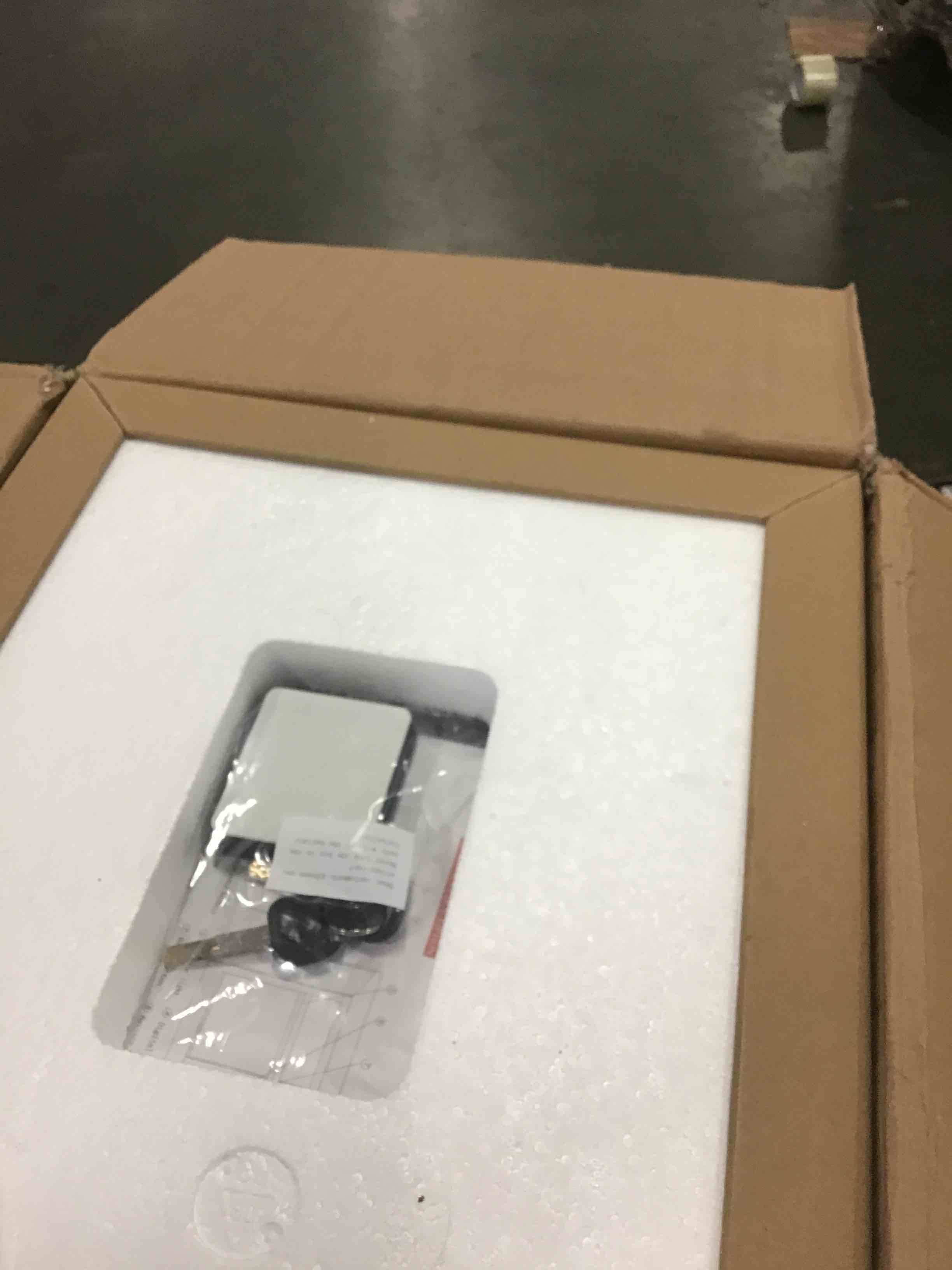 https://s3.amazonaws.com/lotting-images-prod/bidfta/RED5739036_1706560845366.jpeg
