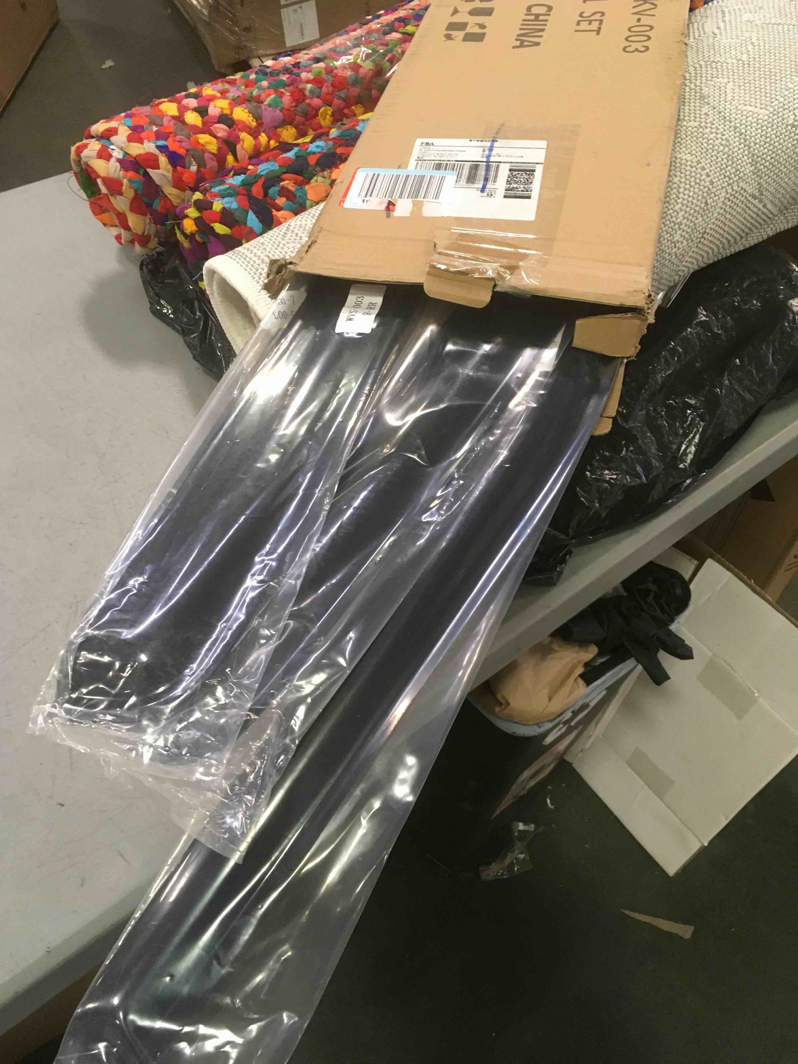 https://s3.amazonaws.com/lotting-images-prod/bidfta/RED5739136_1706631051976.jpeg
