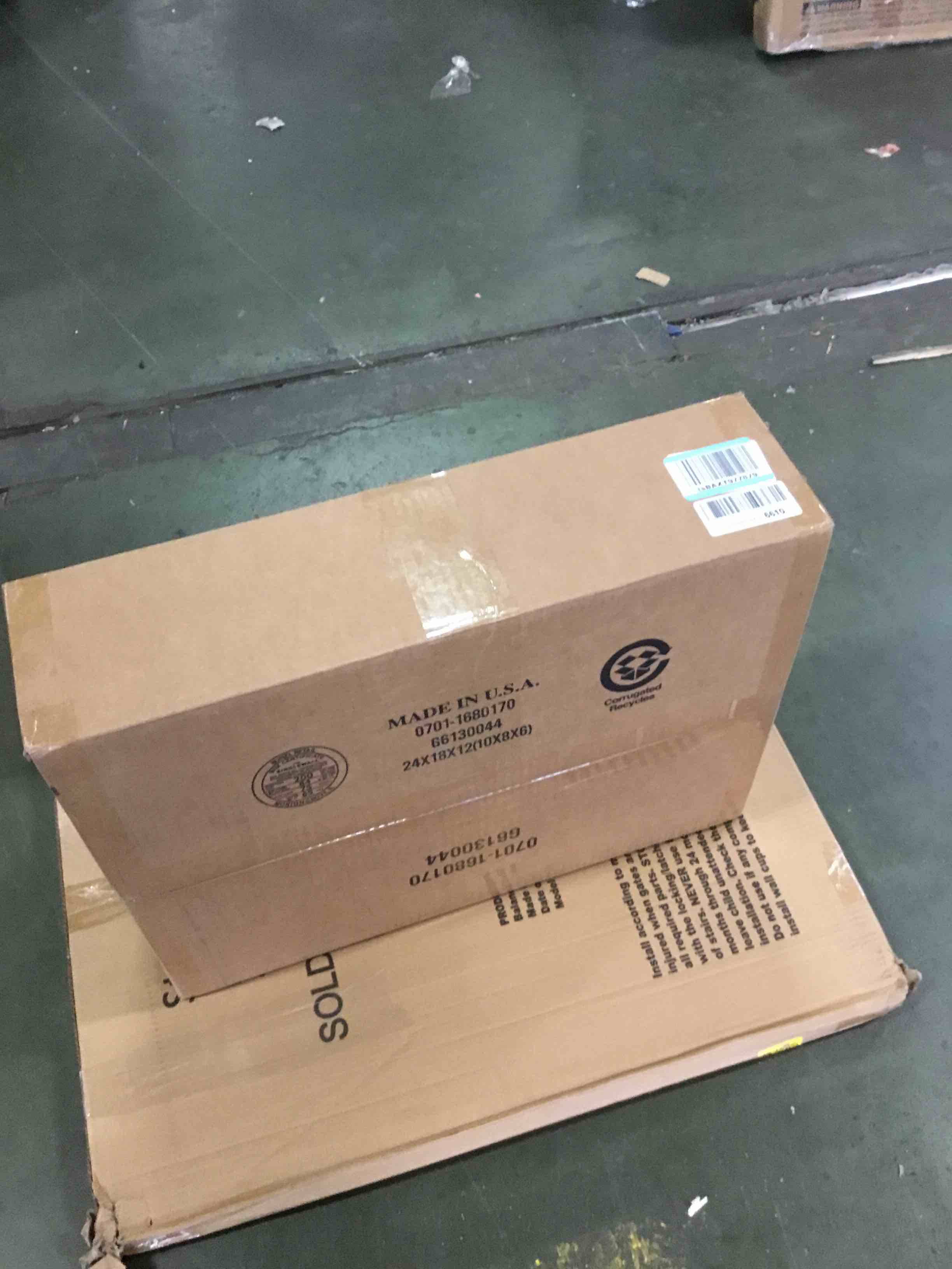 https://s3.amazonaws.com/lotting-images-prod/bidfta/RED5739159_1706630004975.jpeg