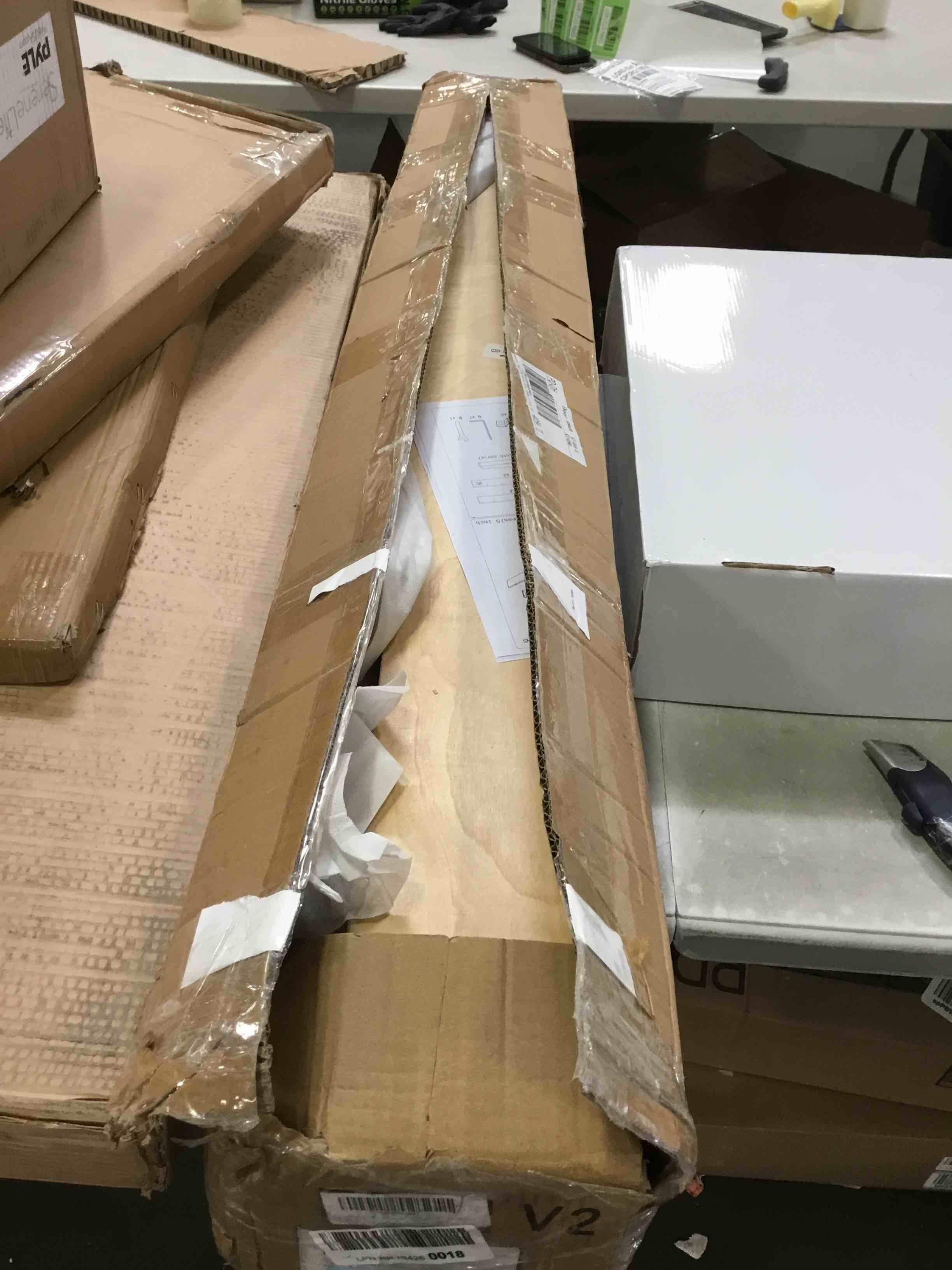 https://s3.amazonaws.com/lotting-images-prod/bidfta/RED5739423_1706811597653.jpeg