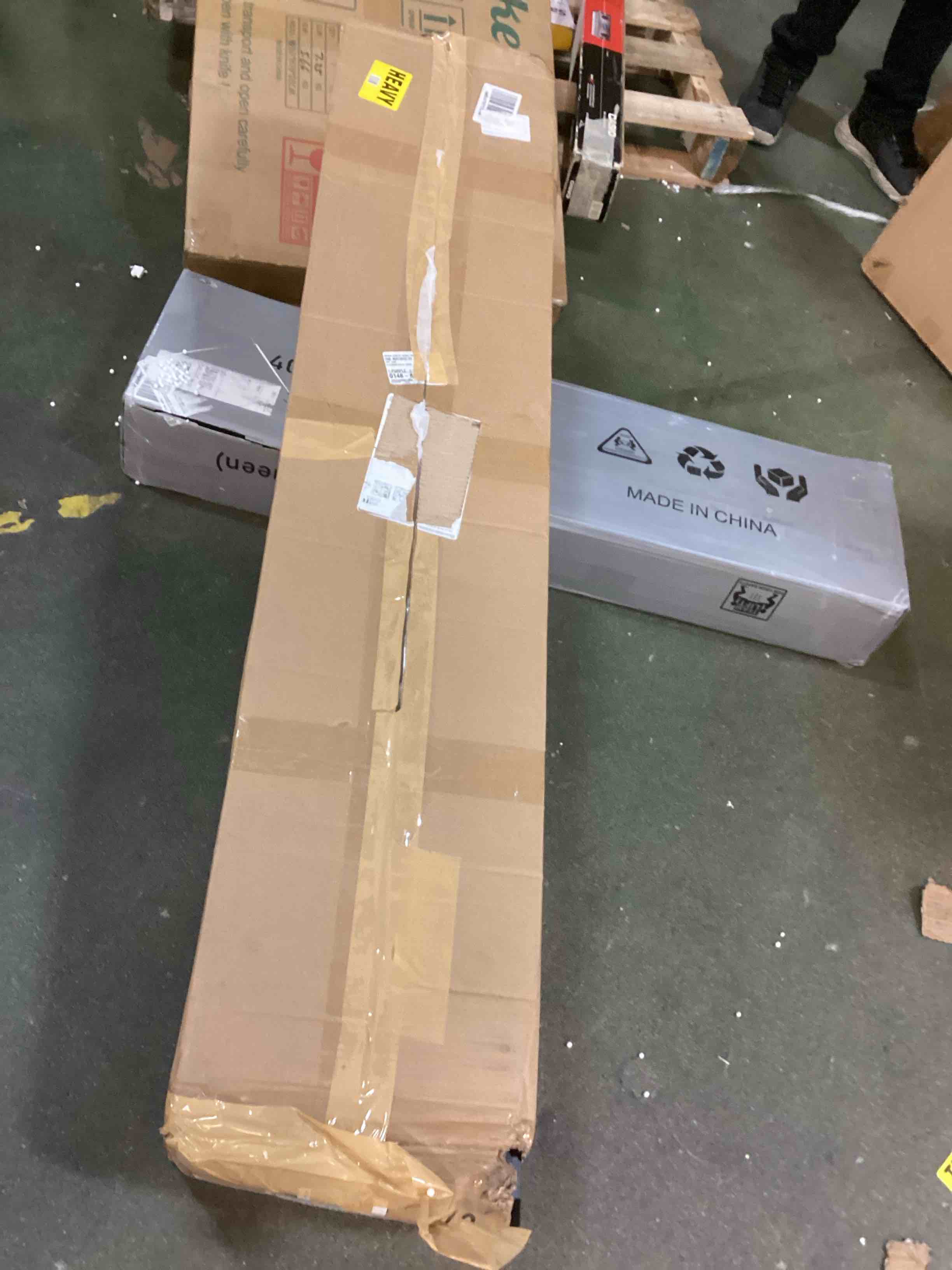 https://s3.amazonaws.com/lotting-images-prod/bidfta/RED5739463_1705068504161.jpeg