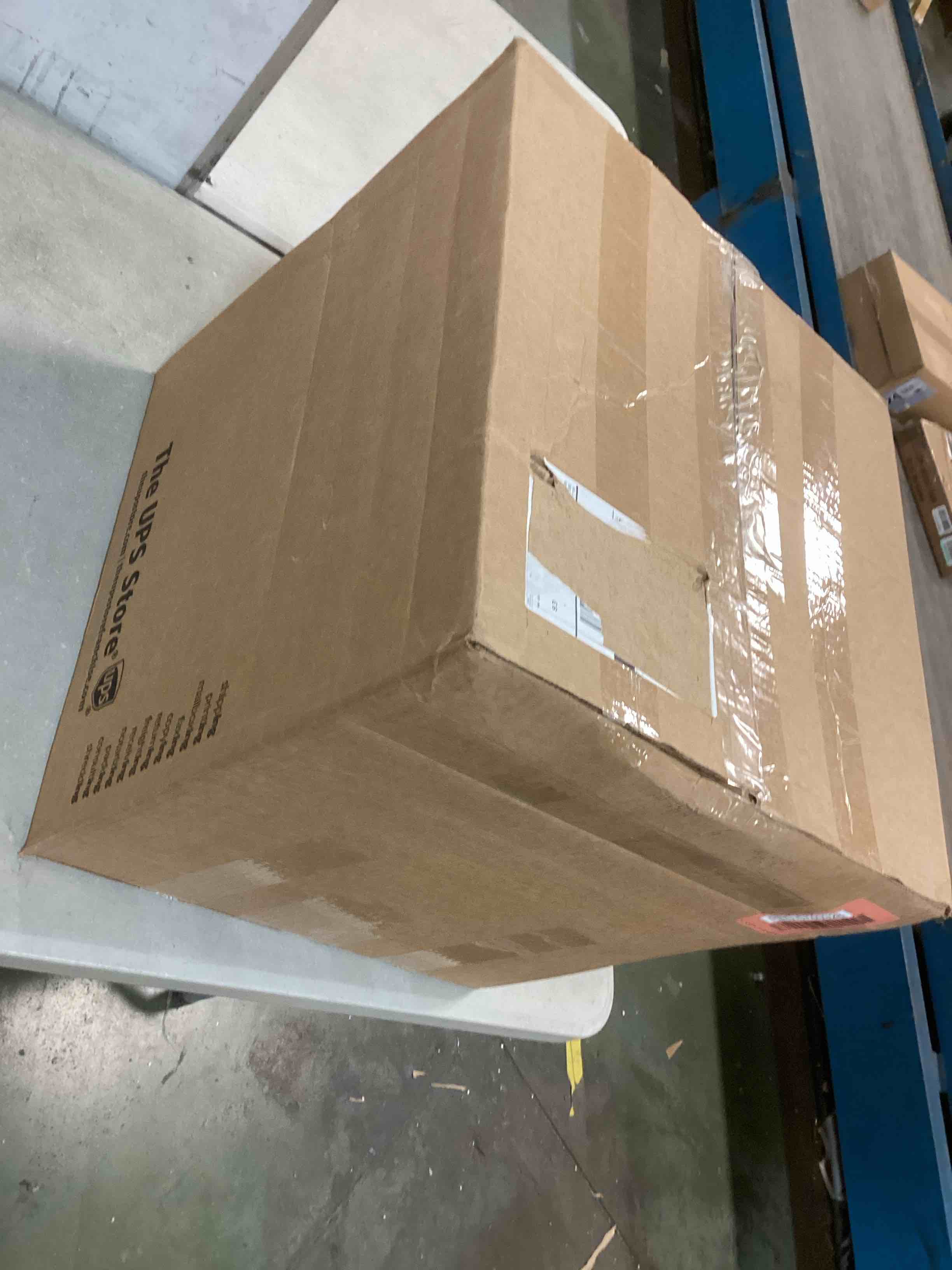 https://s3.amazonaws.com/lotting-images-prod/bidfta/RED5740326_1705494455388.jpeg