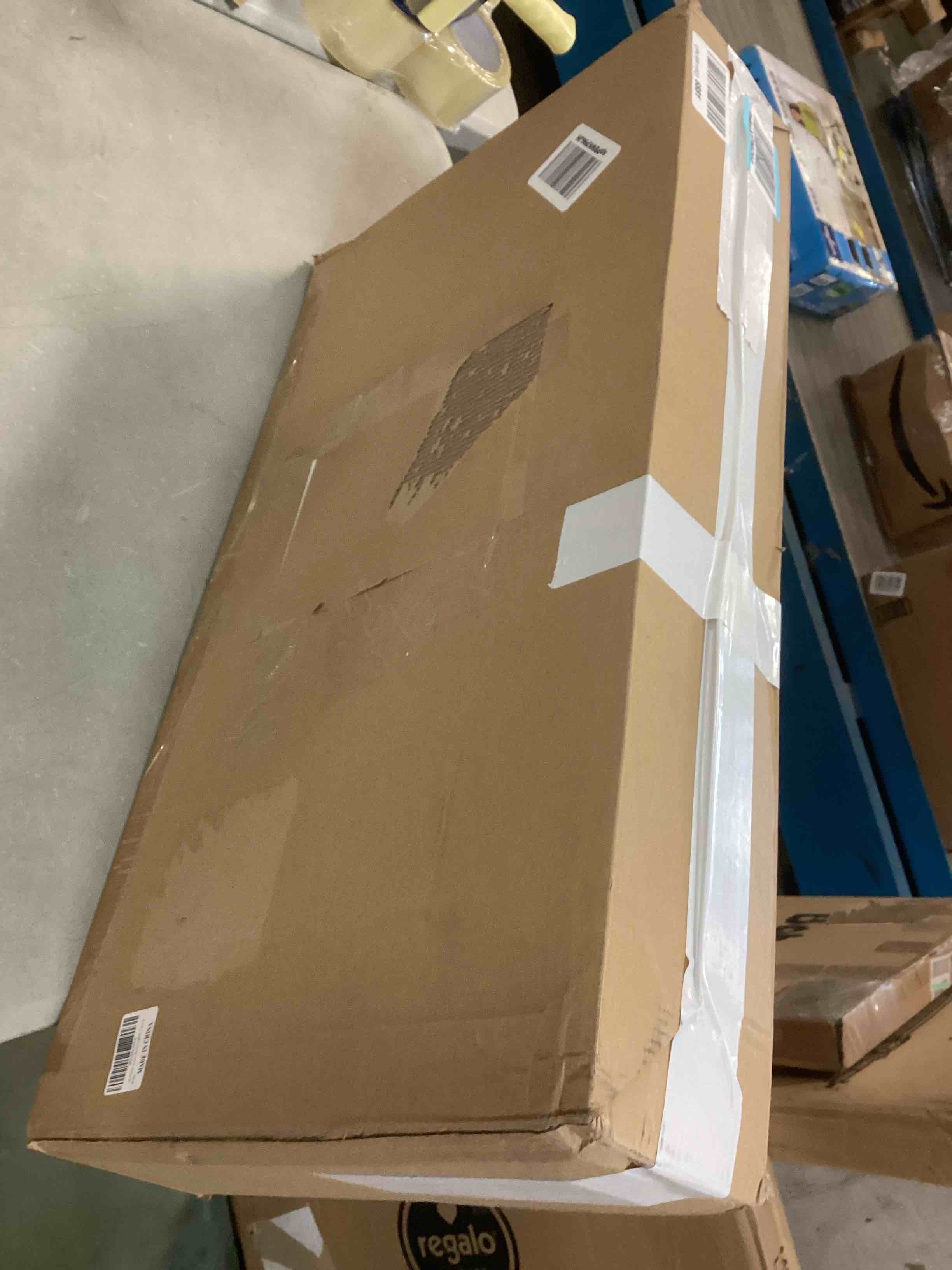 https://s3.amazonaws.com/lotting-images-prod/bidfta/RED5740427_1705505807572.jpeg