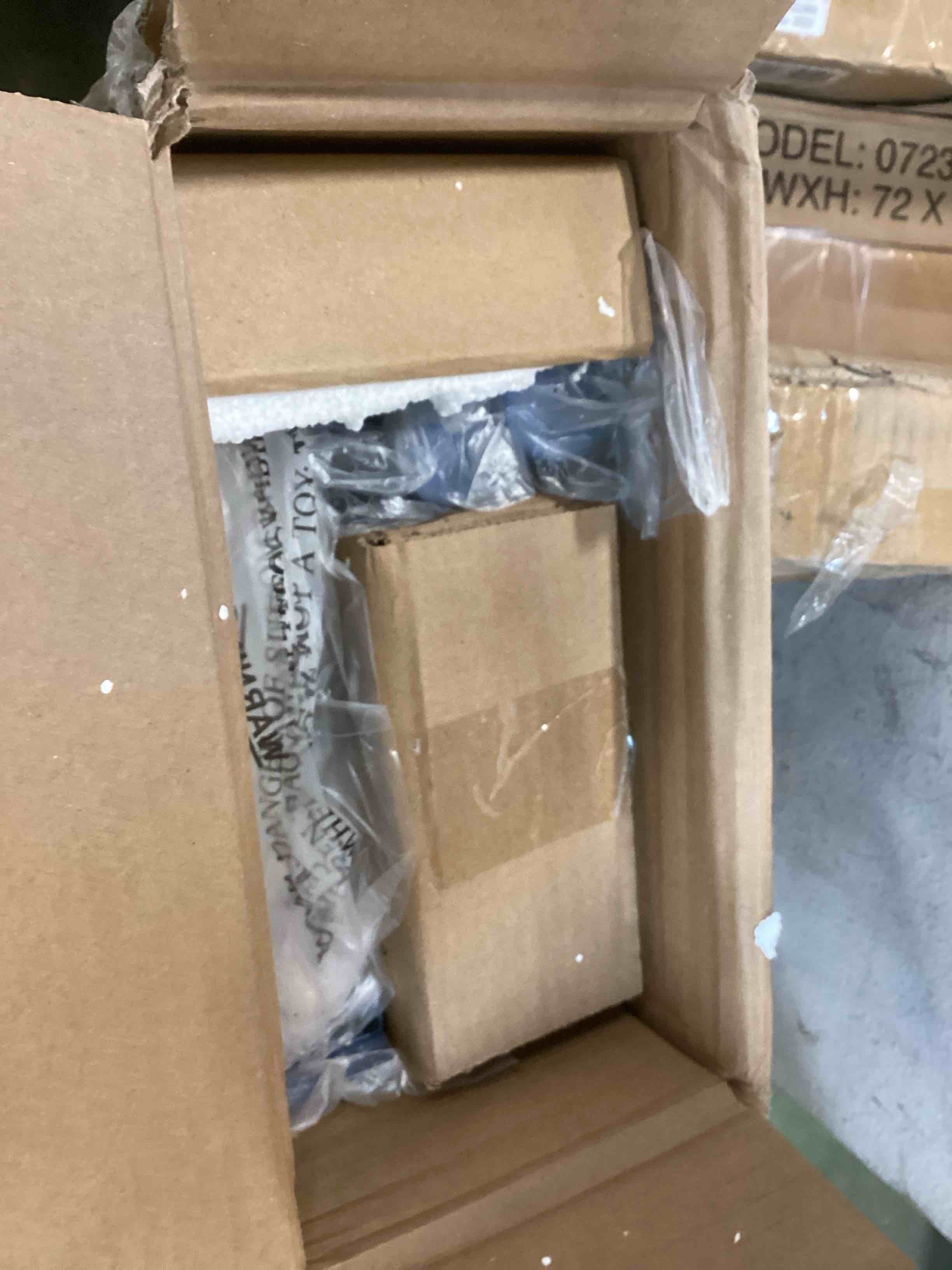 https://s3.amazonaws.com/lotting-images-prod/bidfta/RED5740480_1705512719277.jpeg