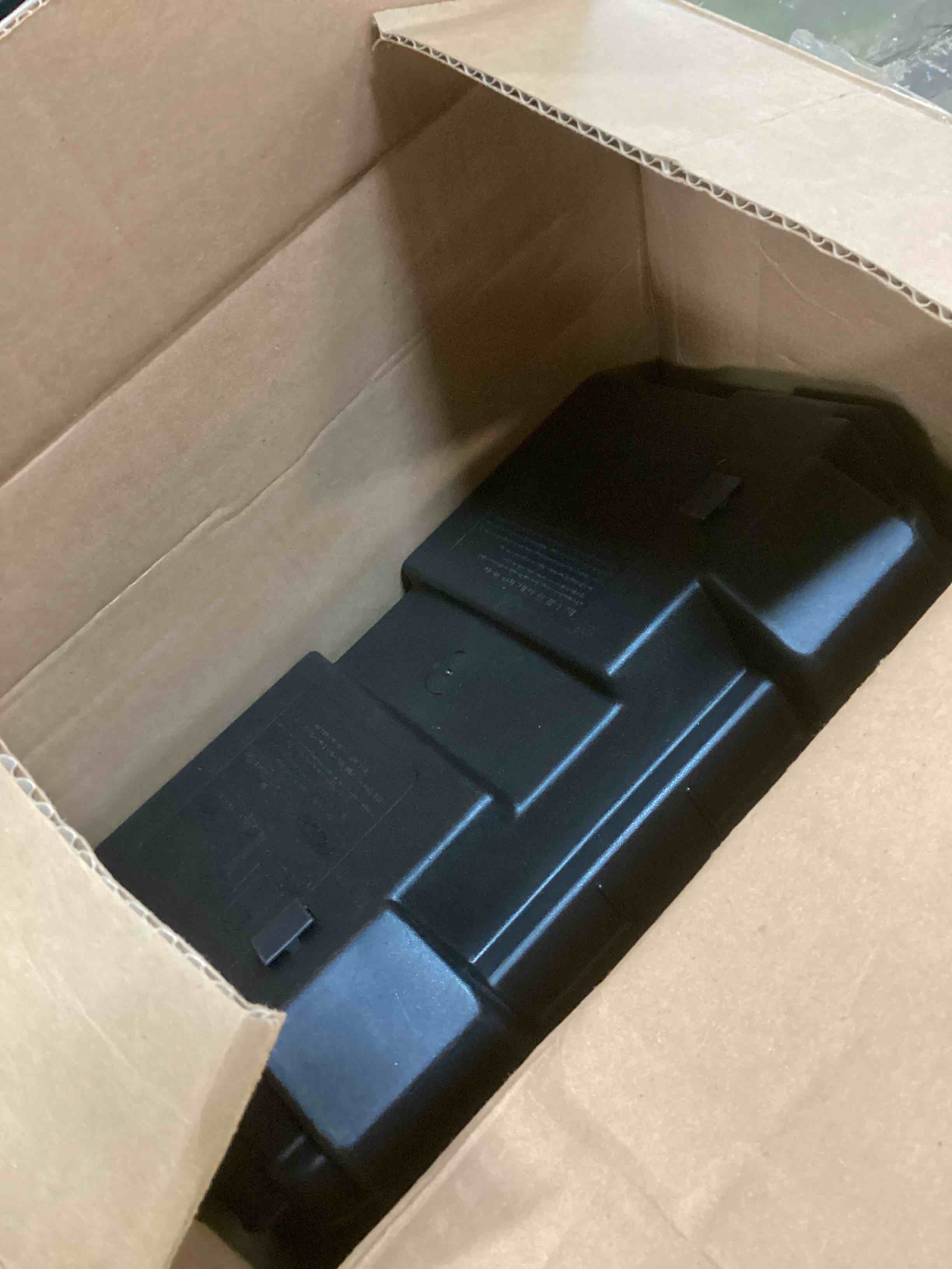 https://s3.amazonaws.com/lotting-images-prod/bidfta/RED5740500_1705517756452.jpeg