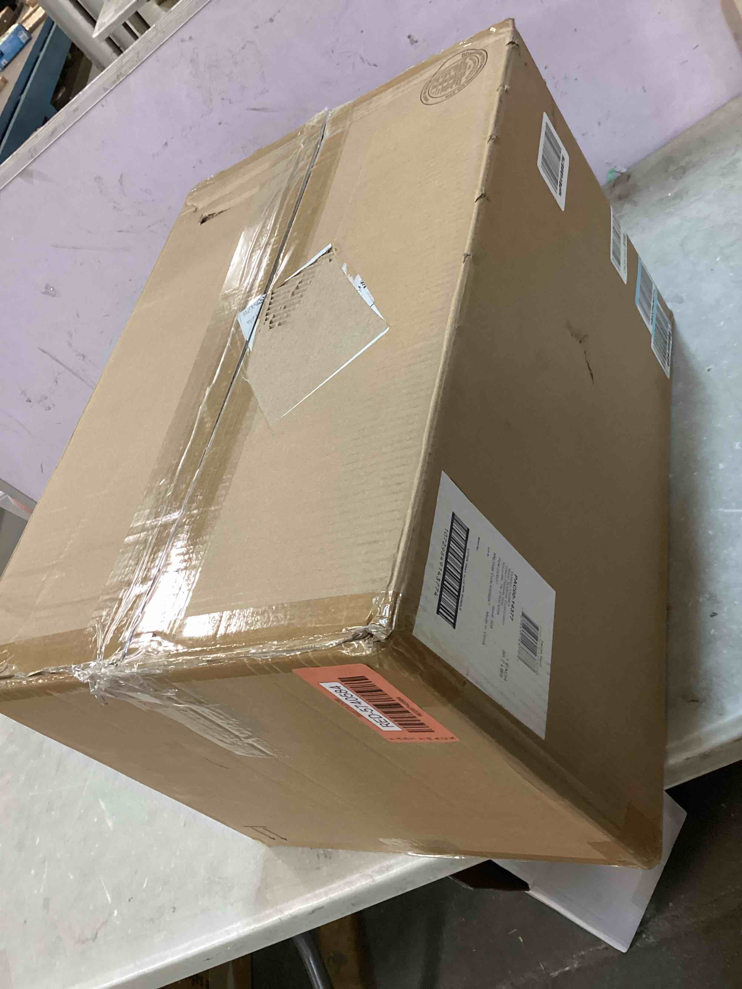 https://s3.amazonaws.com/lotting-images-prod/bidfta/RED5740584_1705670501392.jpeg