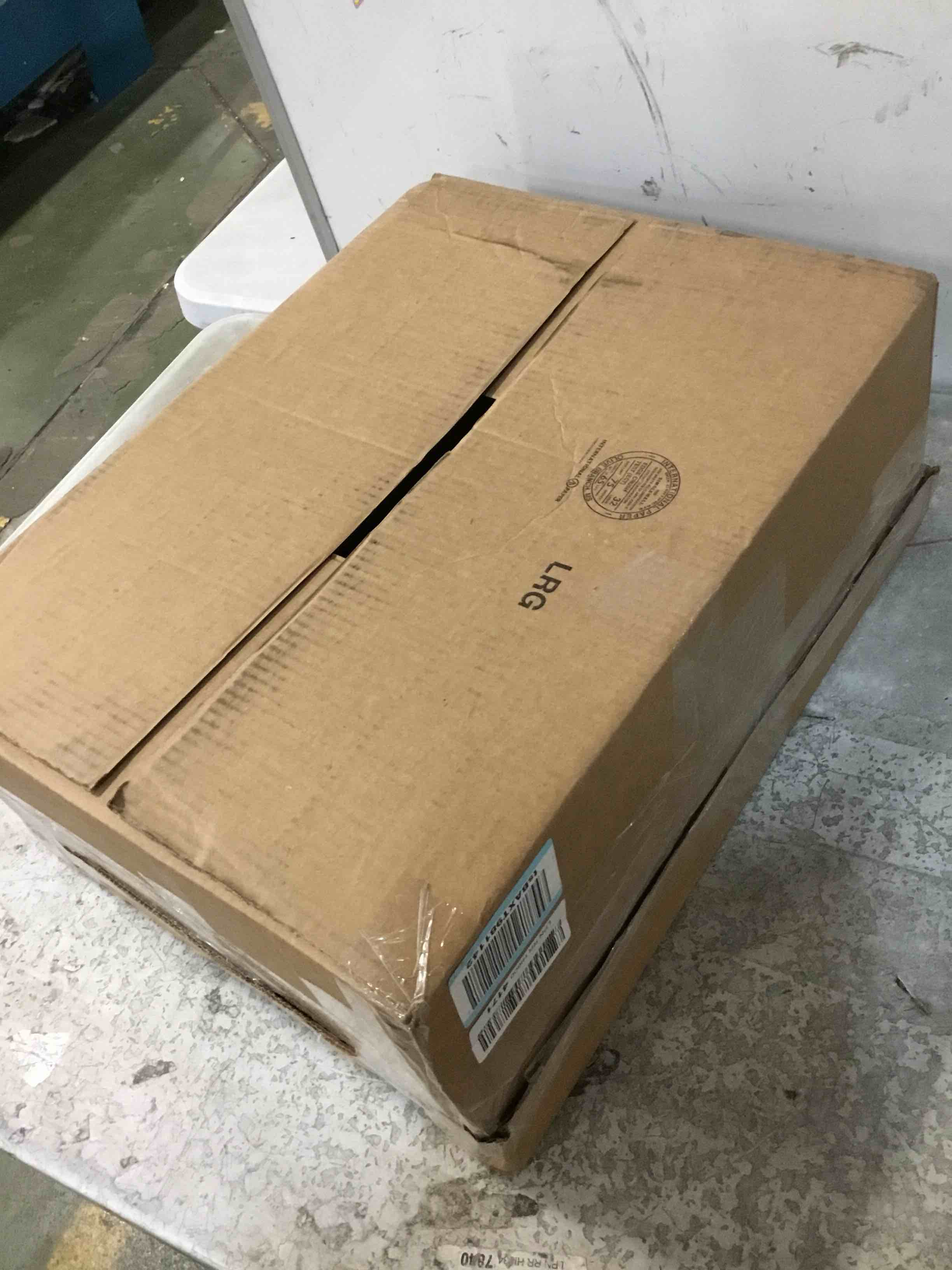 https://s3.amazonaws.com/lotting-images-prod/bidfta/RED5740830_1705759668504.jpeg