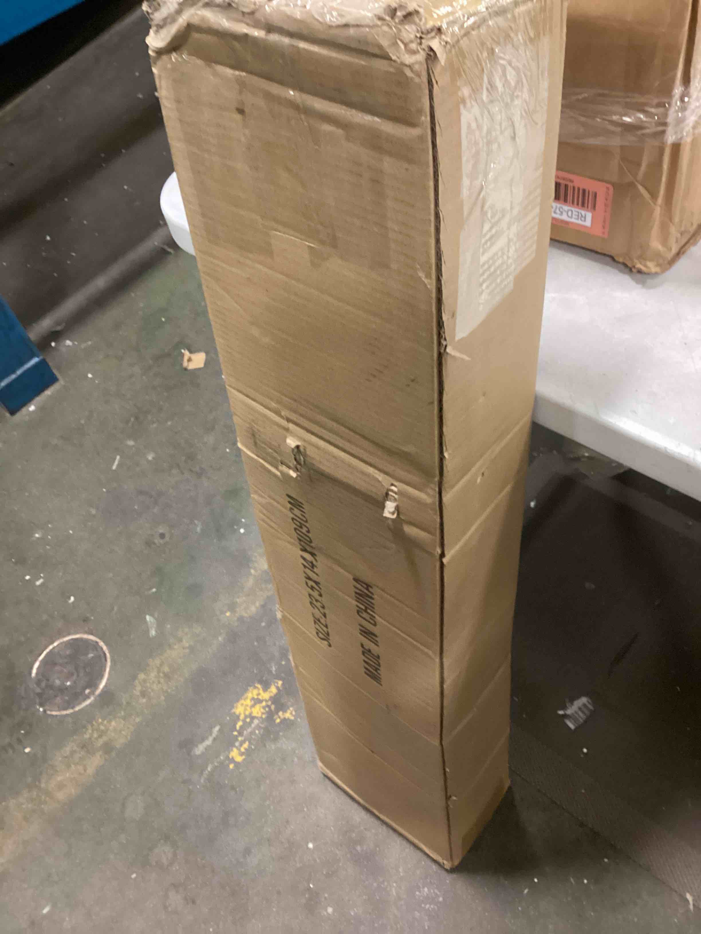 https://s3.amazonaws.com/lotting-images-prod/bidfta/RED5741140_1704806830133.jpeg