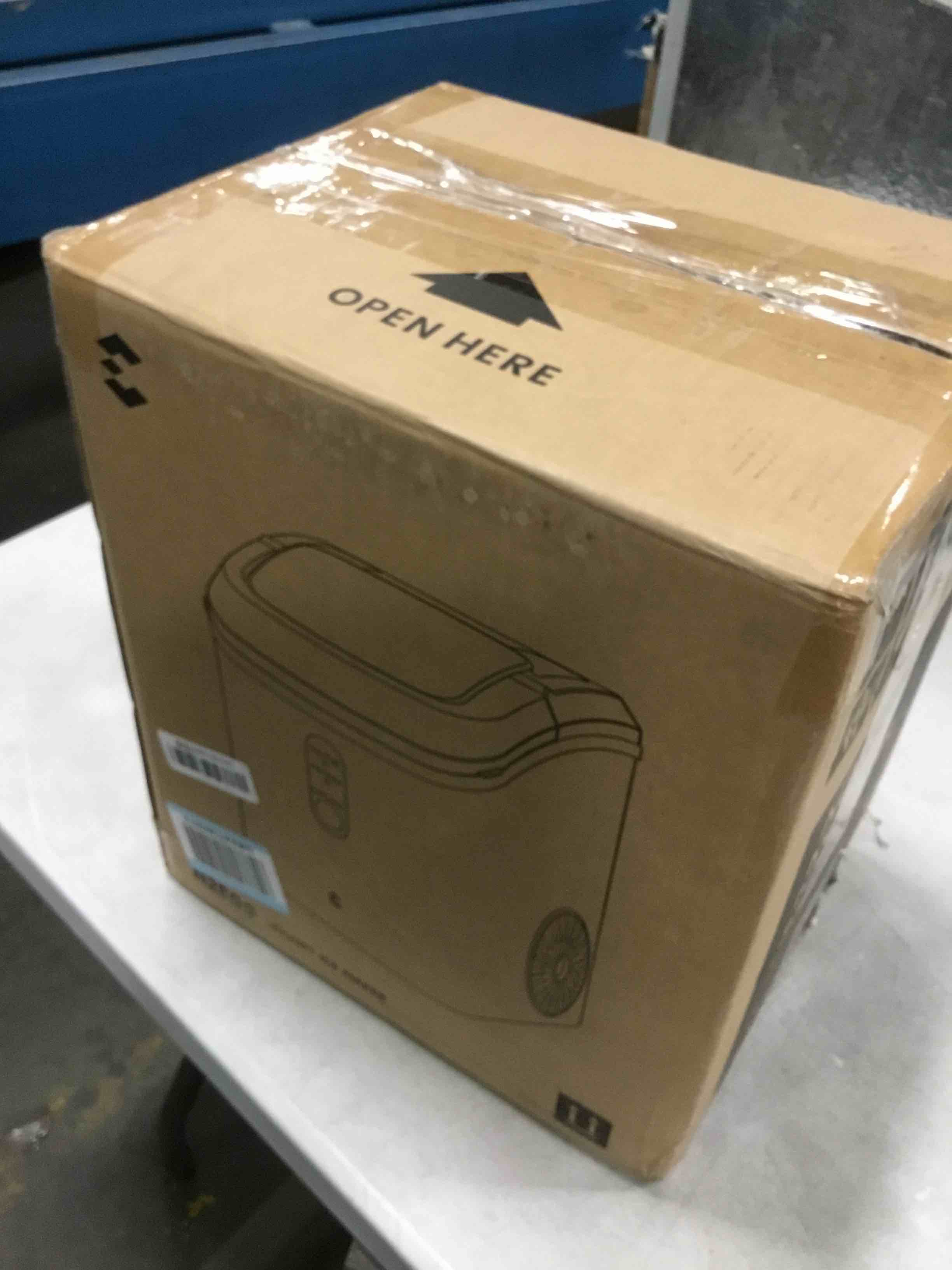 https://s3.amazonaws.com/lotting-images-prod/bidfta/RED5741335_1704893471960.jpeg