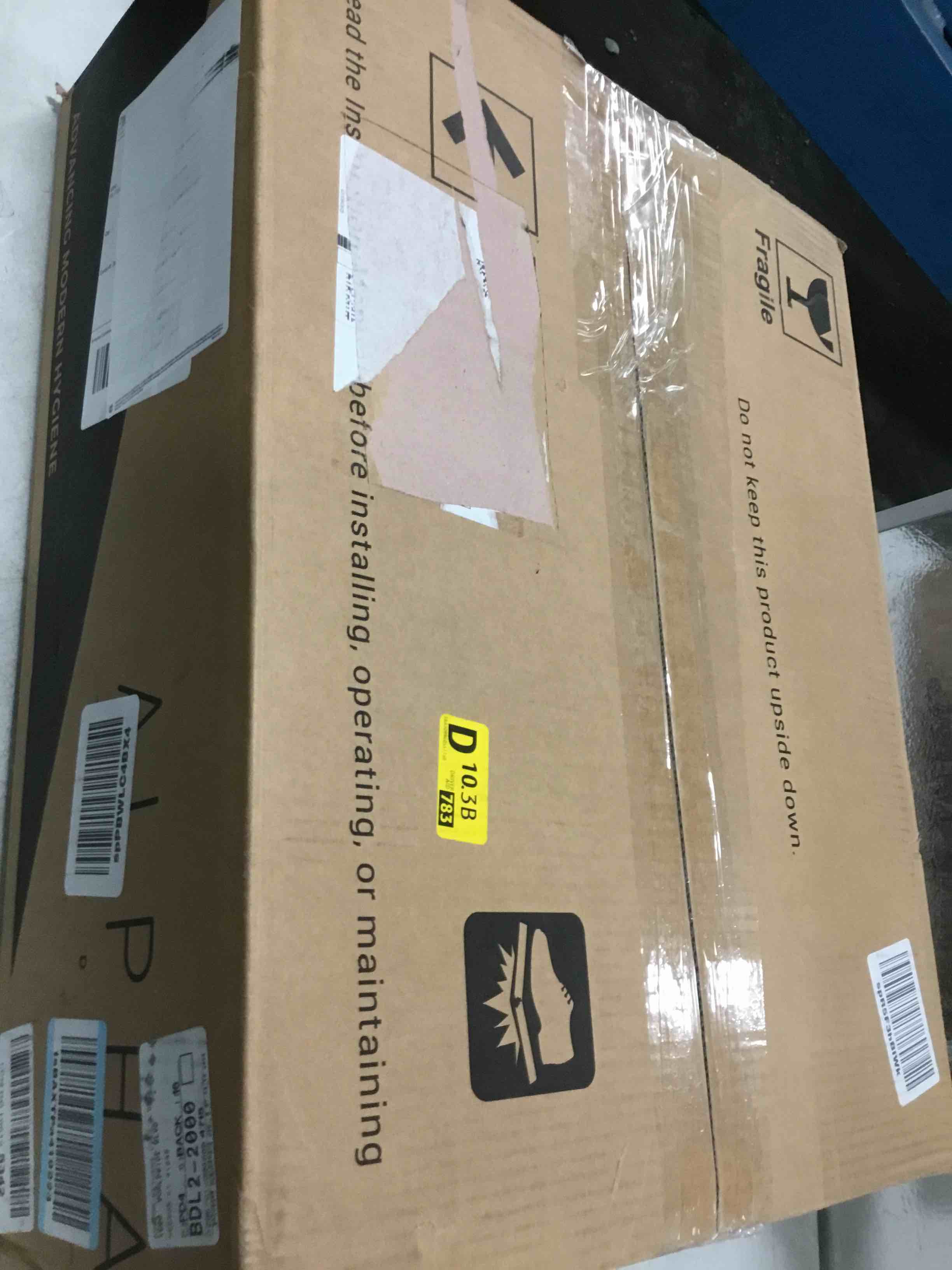 https://s3.amazonaws.com/lotting-images-prod/bidfta/RED5741542_1704974726203.jpeg