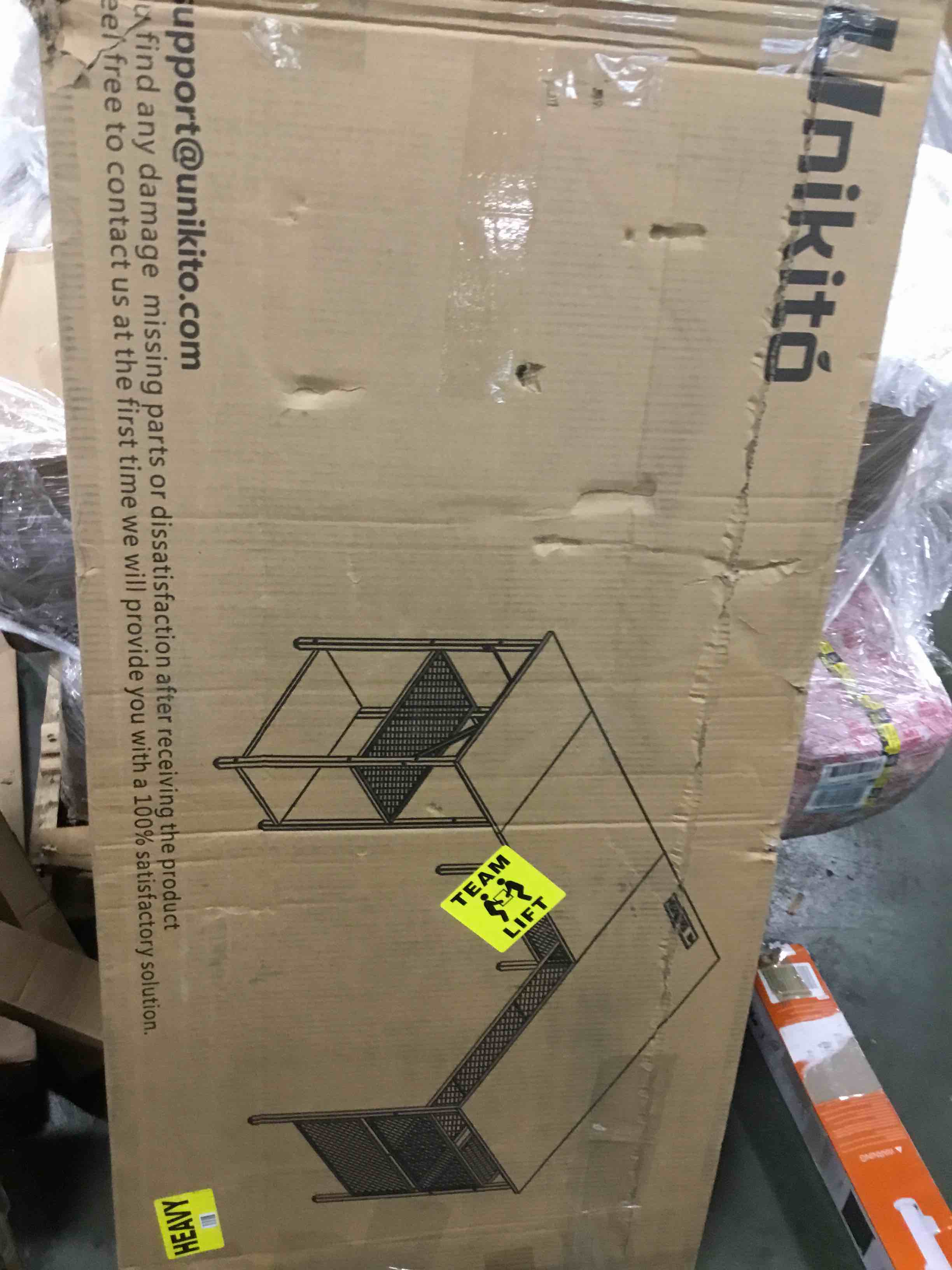 https://s3.amazonaws.com/lotting-images-prod/bidfta/RED5741574_1704979054549.jpeg