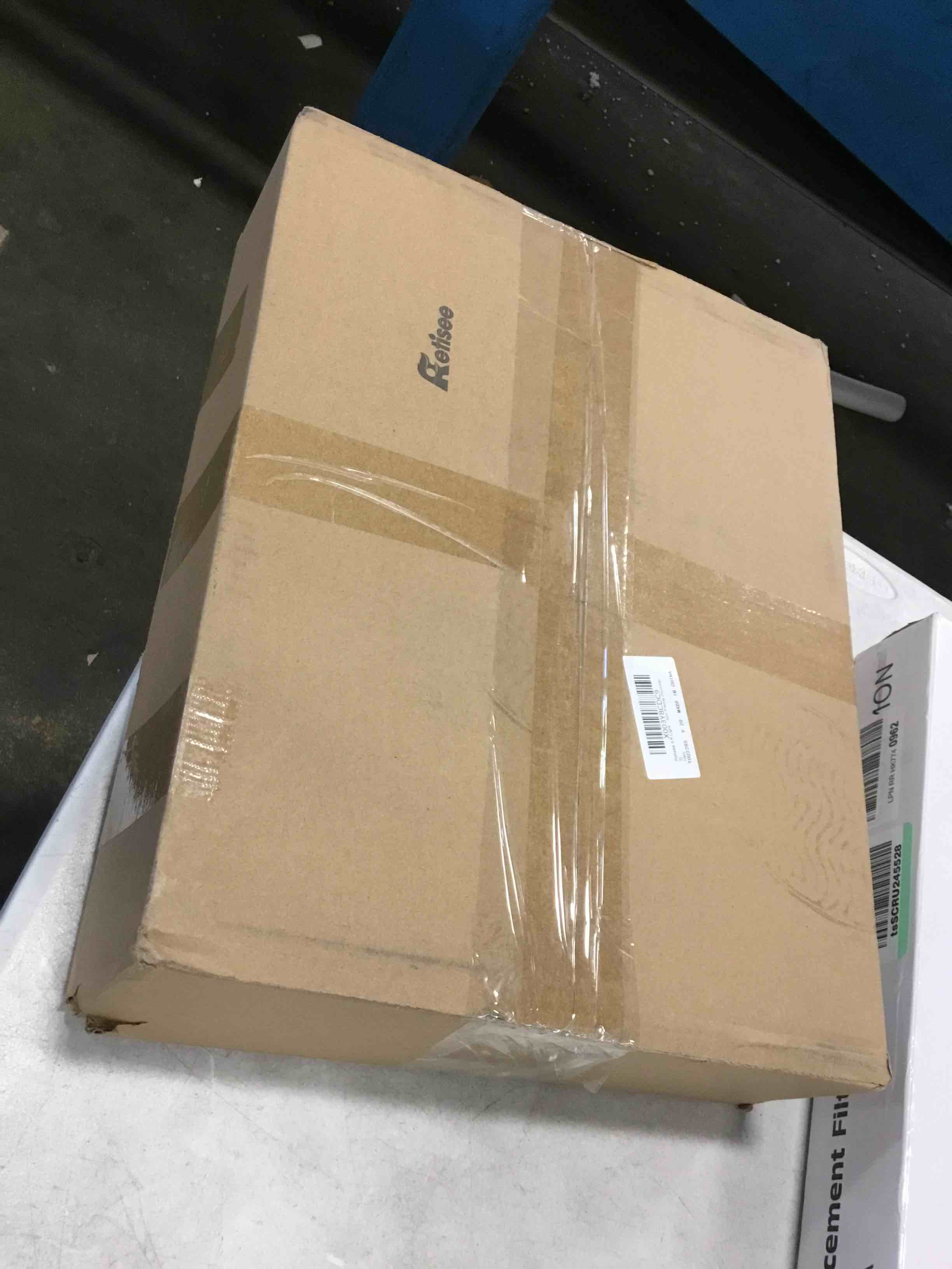 https://s3.amazonaws.com/lotting-images-prod/bidfta/RED5741733_1705001025352.jpeg