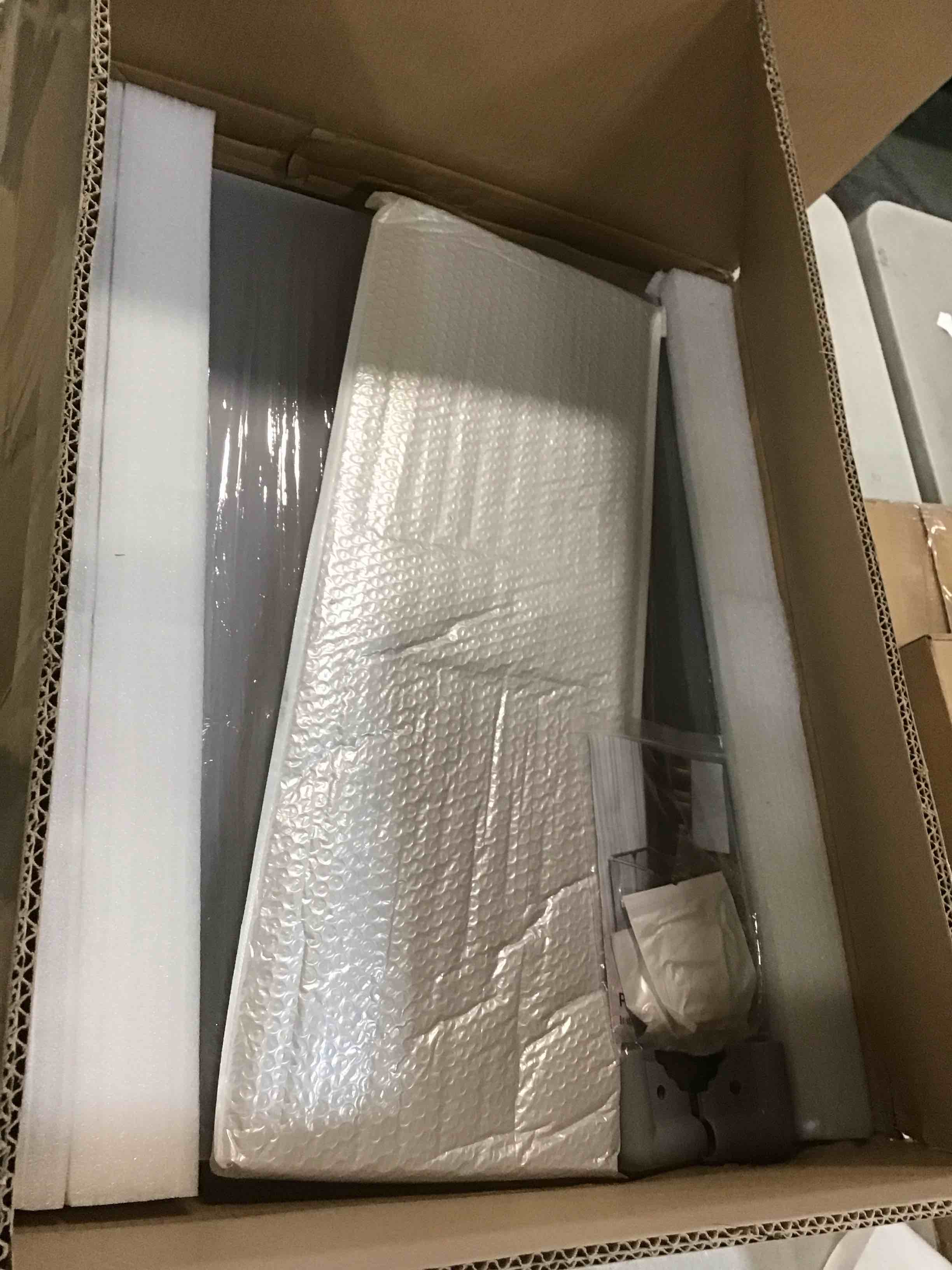 https://s3.amazonaws.com/lotting-images-prod/bidfta/RED5742663_1704997896881.jpeg