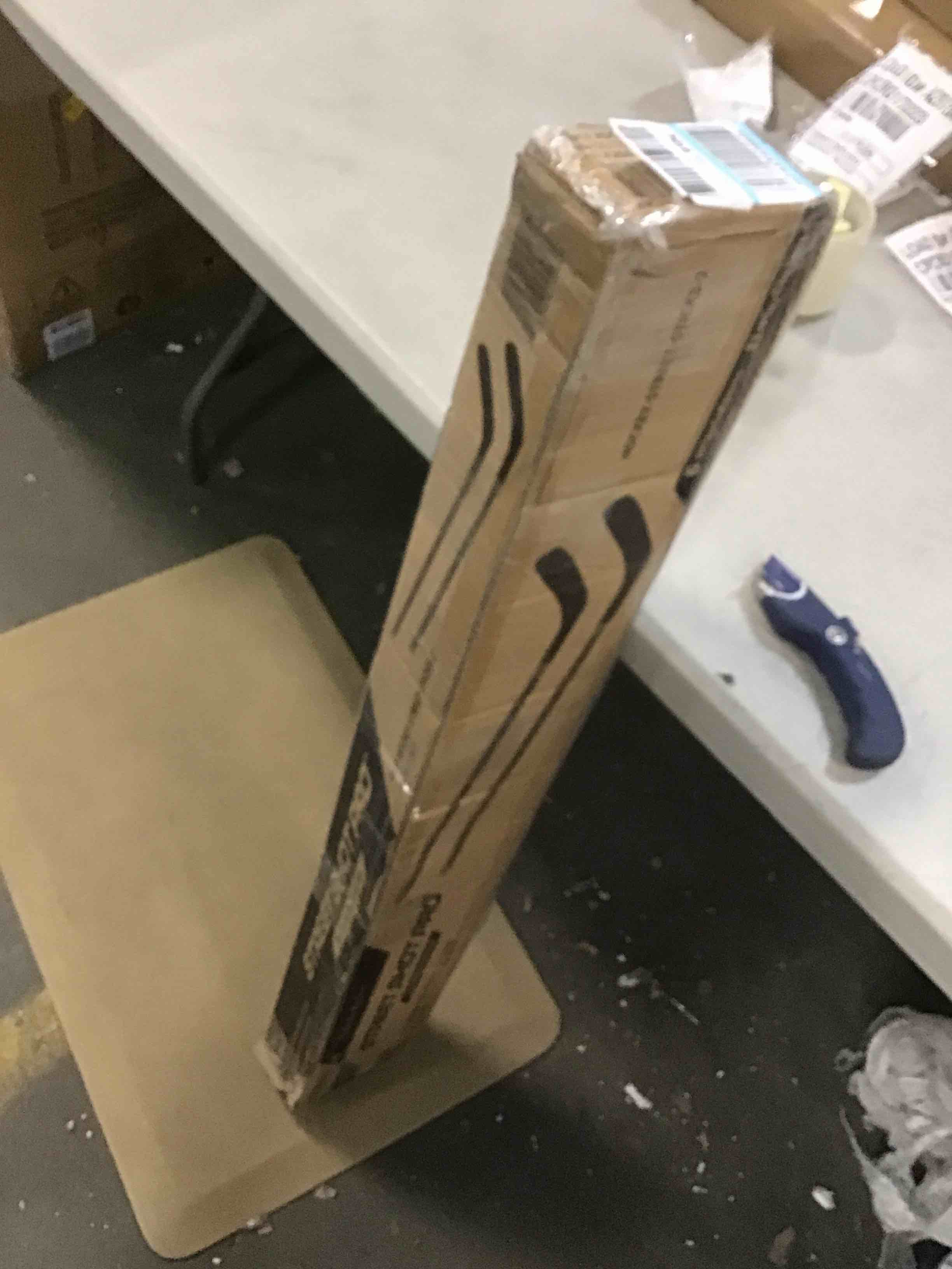 https://s3.amazonaws.com/lotting-images-prod/bidfta/RED5742716_1705002699219.jpeg