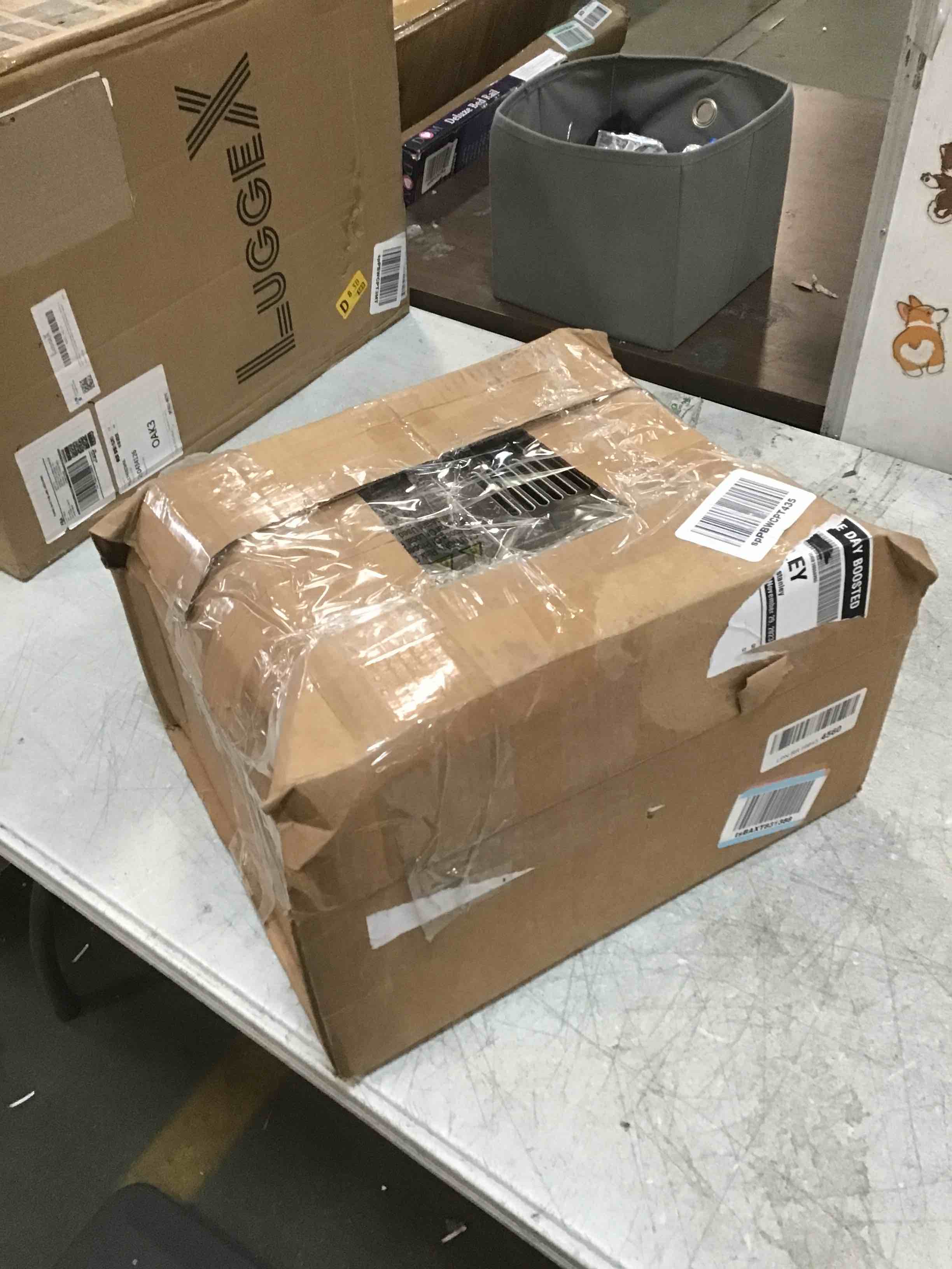 https://s3.amazonaws.com/lotting-images-prod/bidfta/RED5743268_1705346364560.jpeg