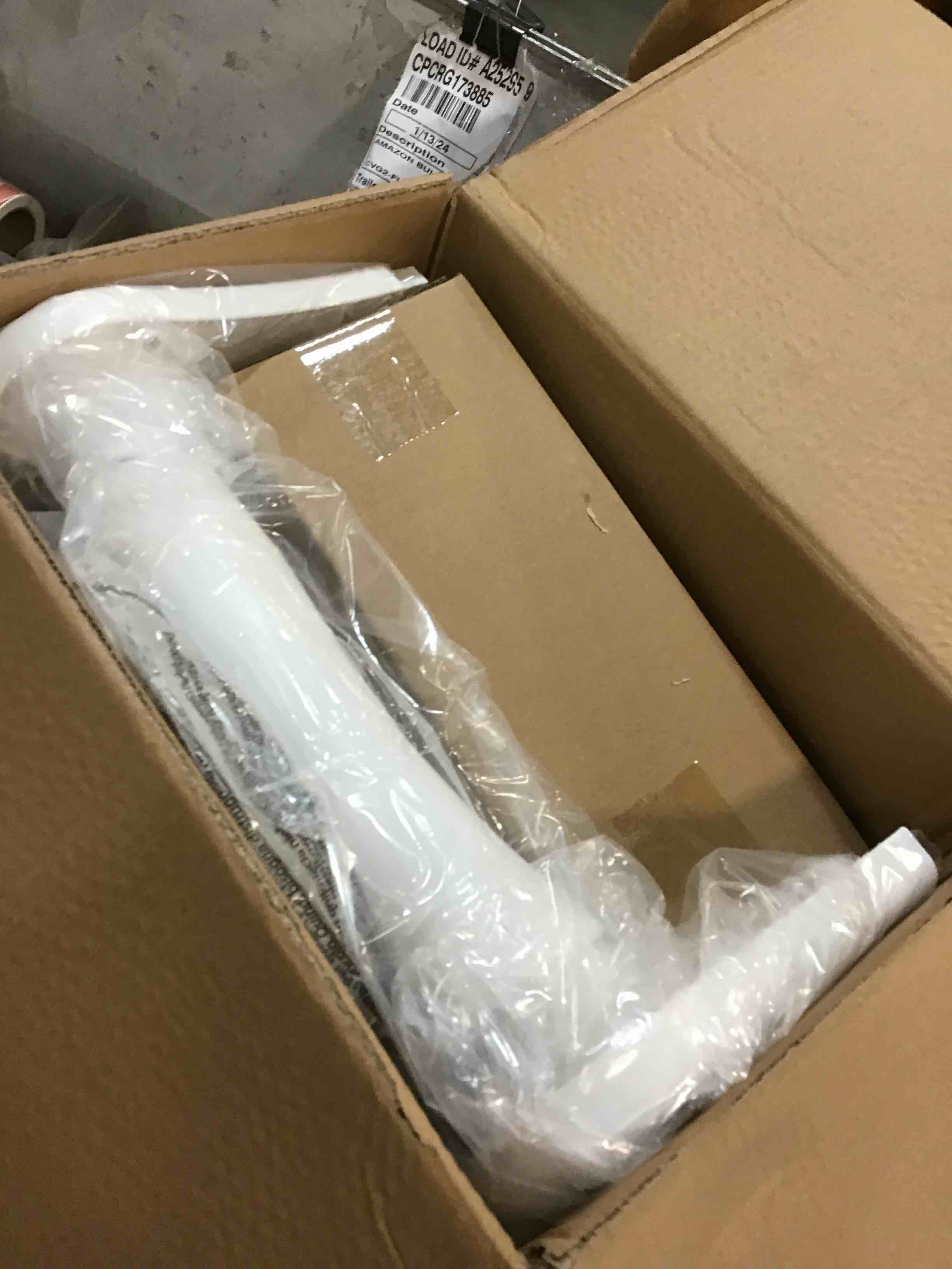 https://s3.amazonaws.com/lotting-images-prod/bidfta/RED5743417_1705422754984.jpeg