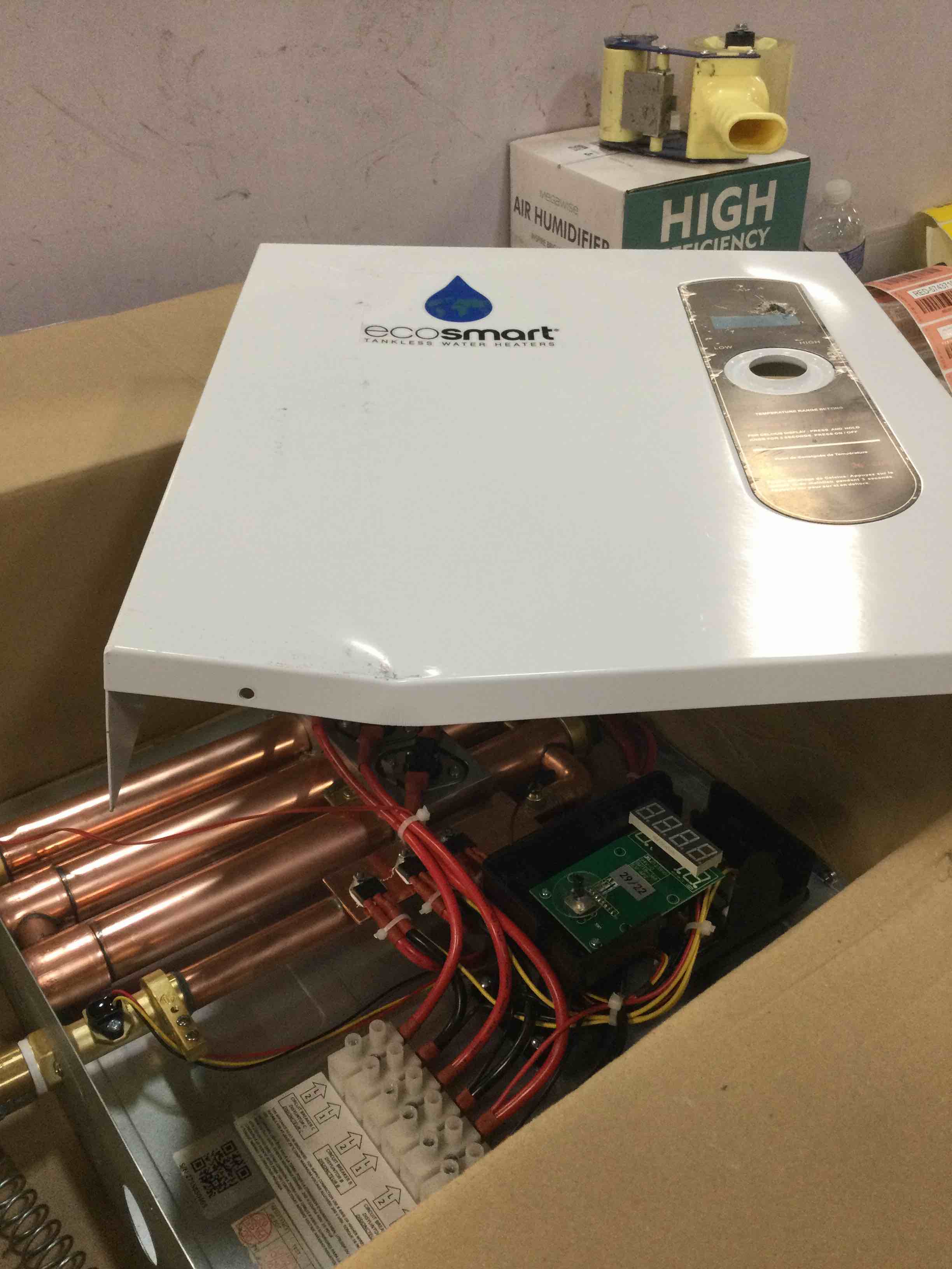 https://s3.amazonaws.com/lotting-images-prod/bidfta/RED5743708_1705602976728.jpeg