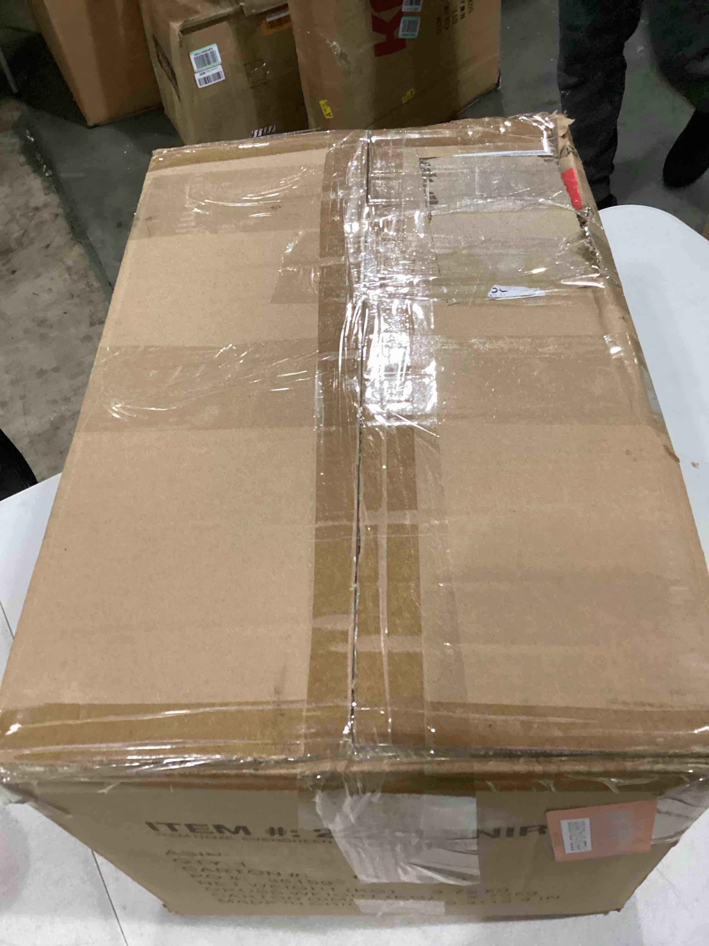 https://s3.amazonaws.com/lotting-images-prod/bidfta/RED5743988_1715341784941.jpeg