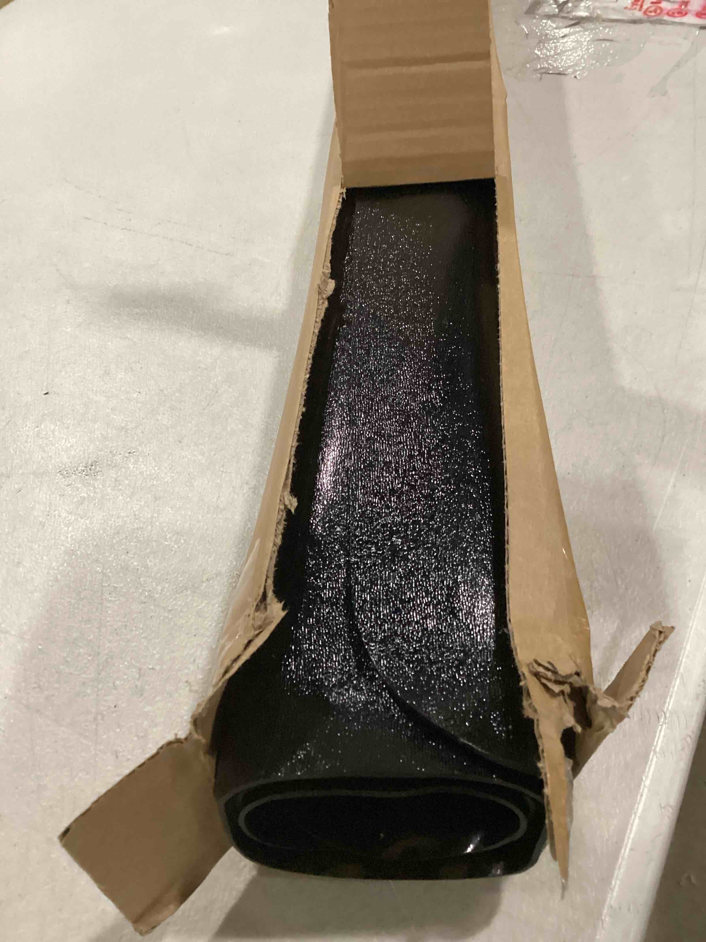 https://s3.amazonaws.com/lotting-images-prod/bidfta/RED5744151_1715604414459.jpeg