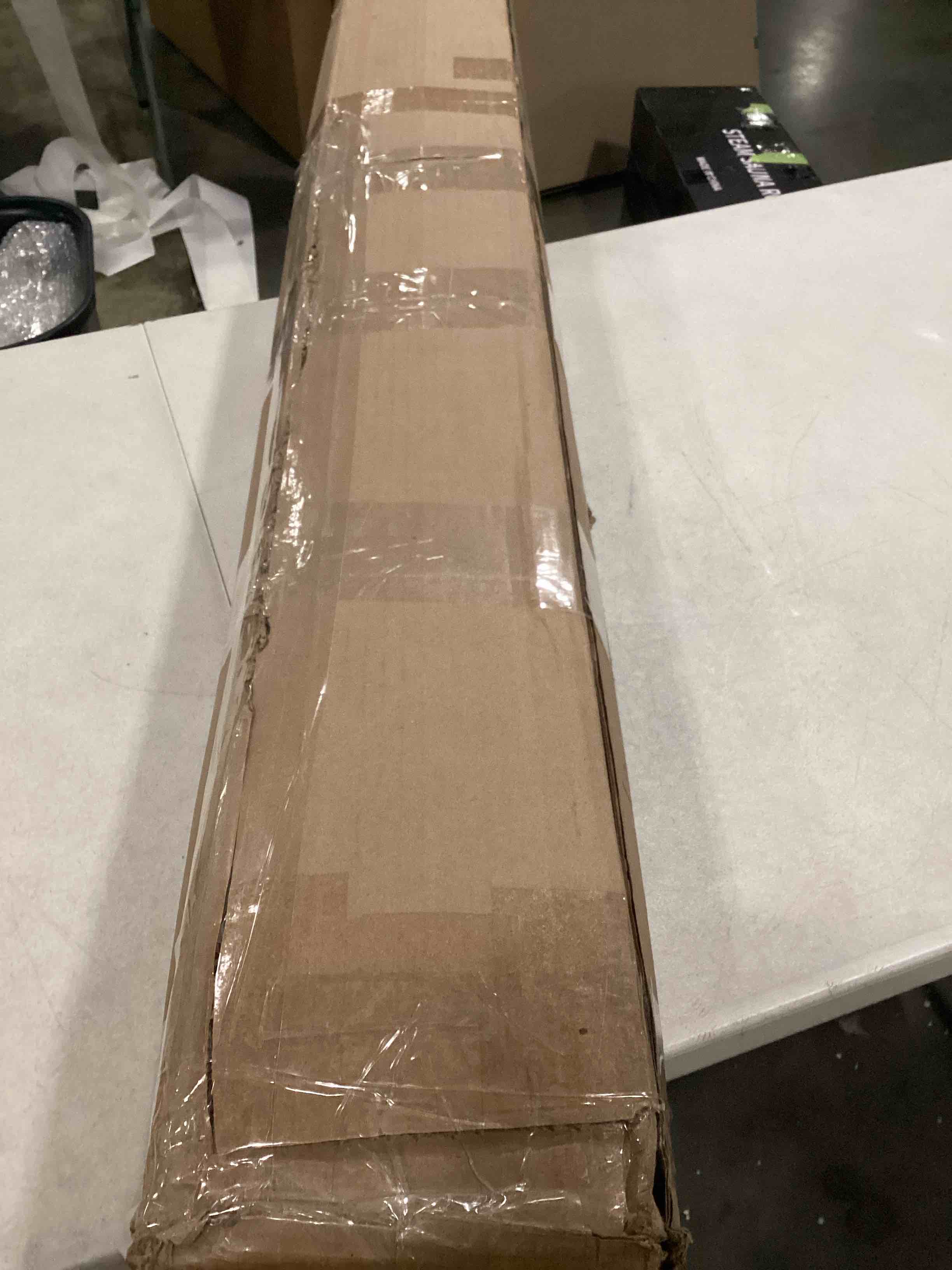 https://s3.amazonaws.com/lotting-images-prod/bidfta/RED5744502_1715794720930.jpeg