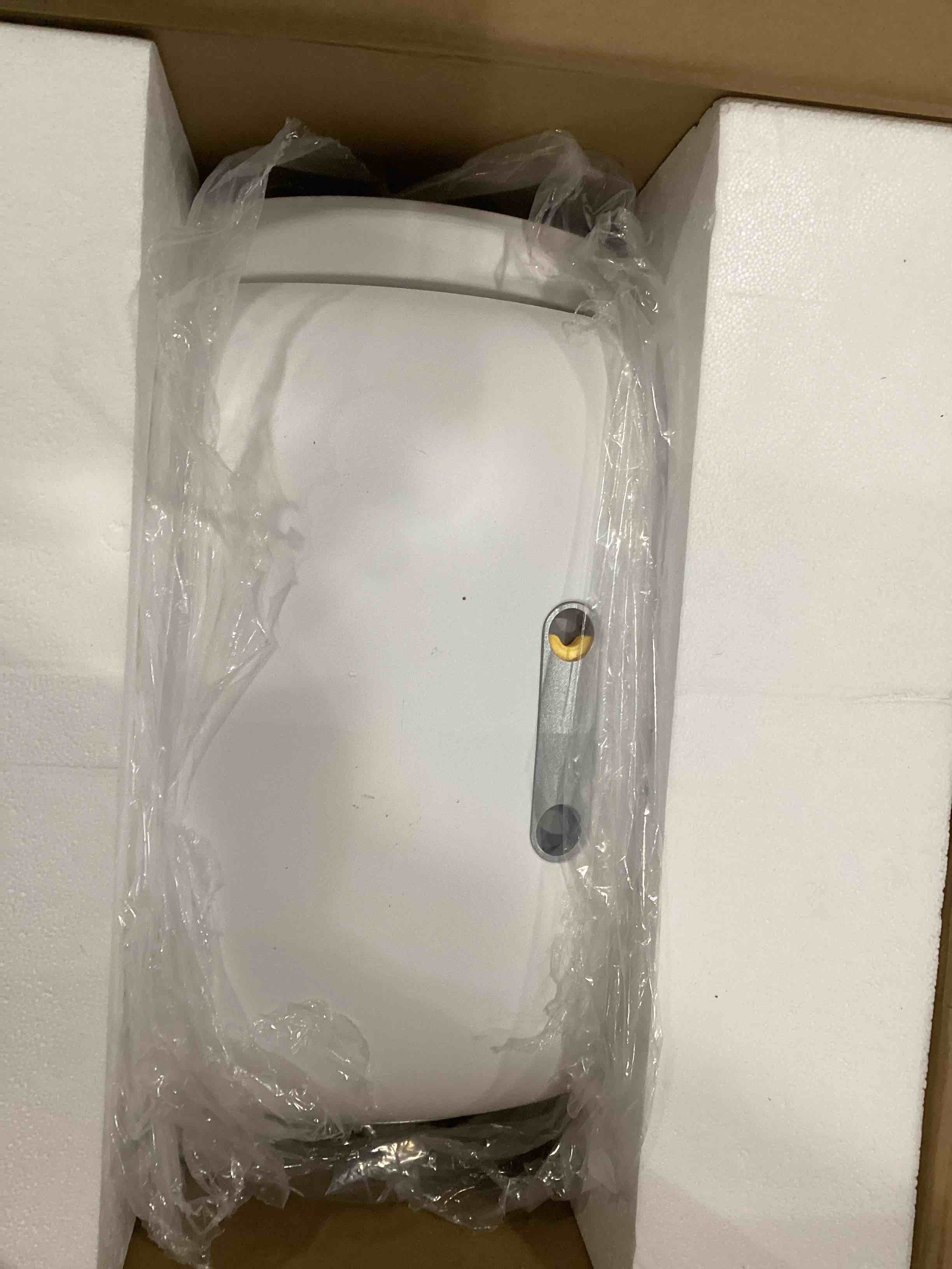 https://s3.amazonaws.com/lotting-images-prod/bidfta/RED5744945_1716053713561.jpeg