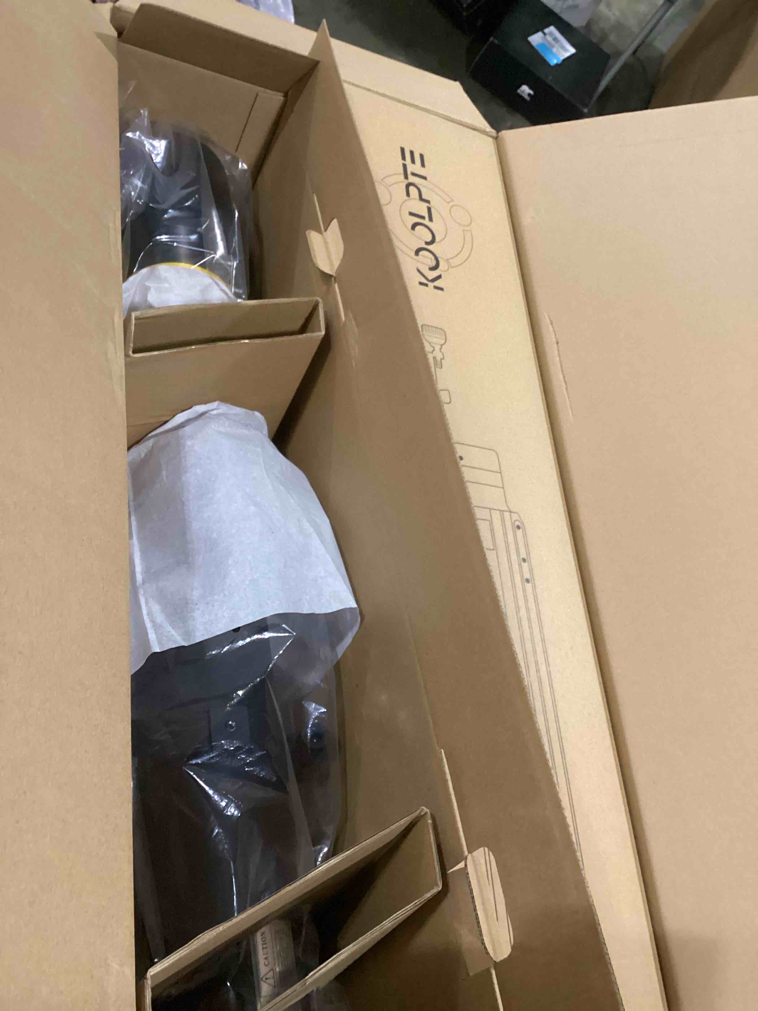 https://s3.amazonaws.com/lotting-images-prod/bidfta/RED5744949_1716054616317.jpeg