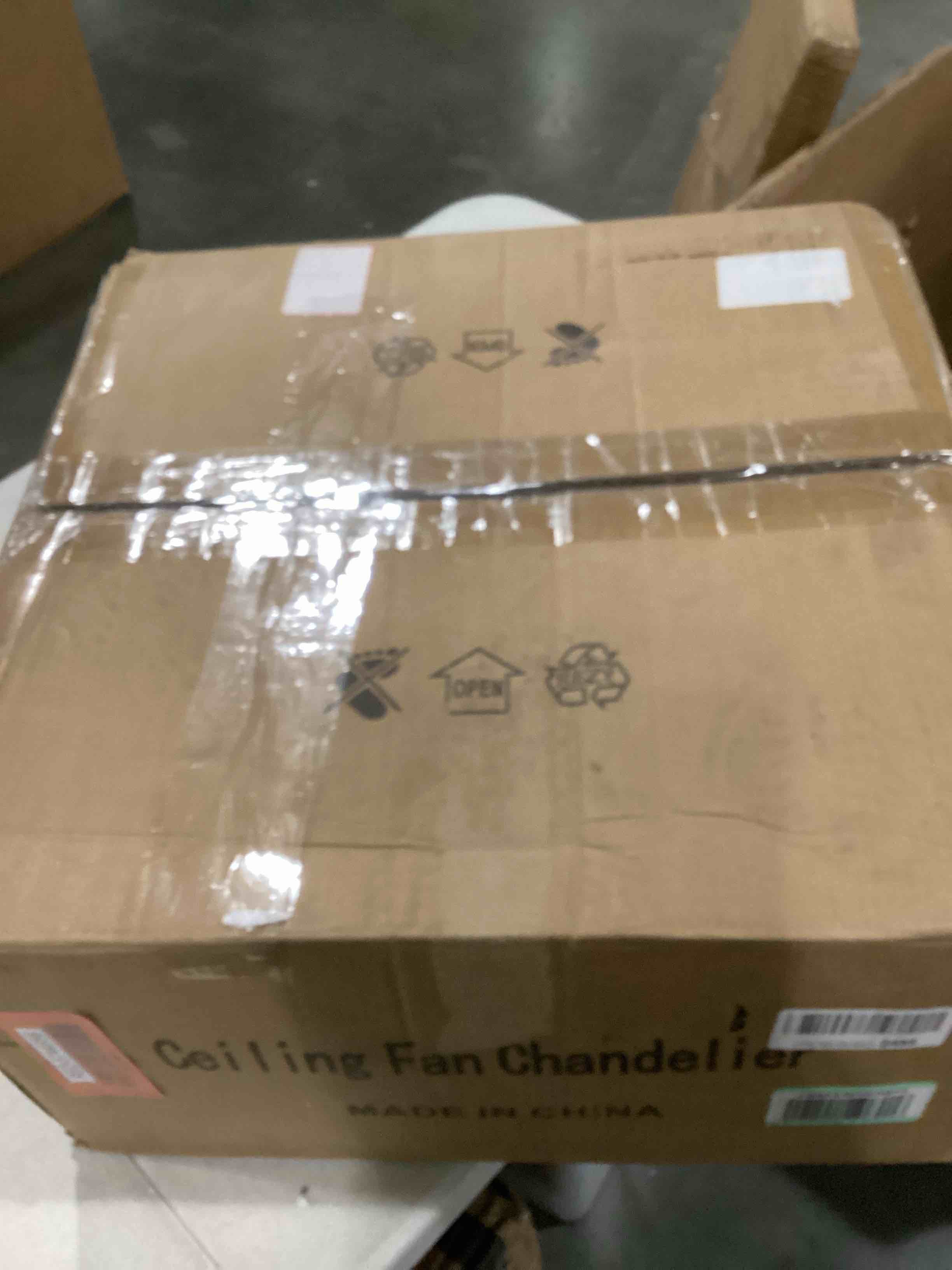 https://s3.amazonaws.com/lotting-images-prod/bidfta/RED5744956_1716056971098.jpeg