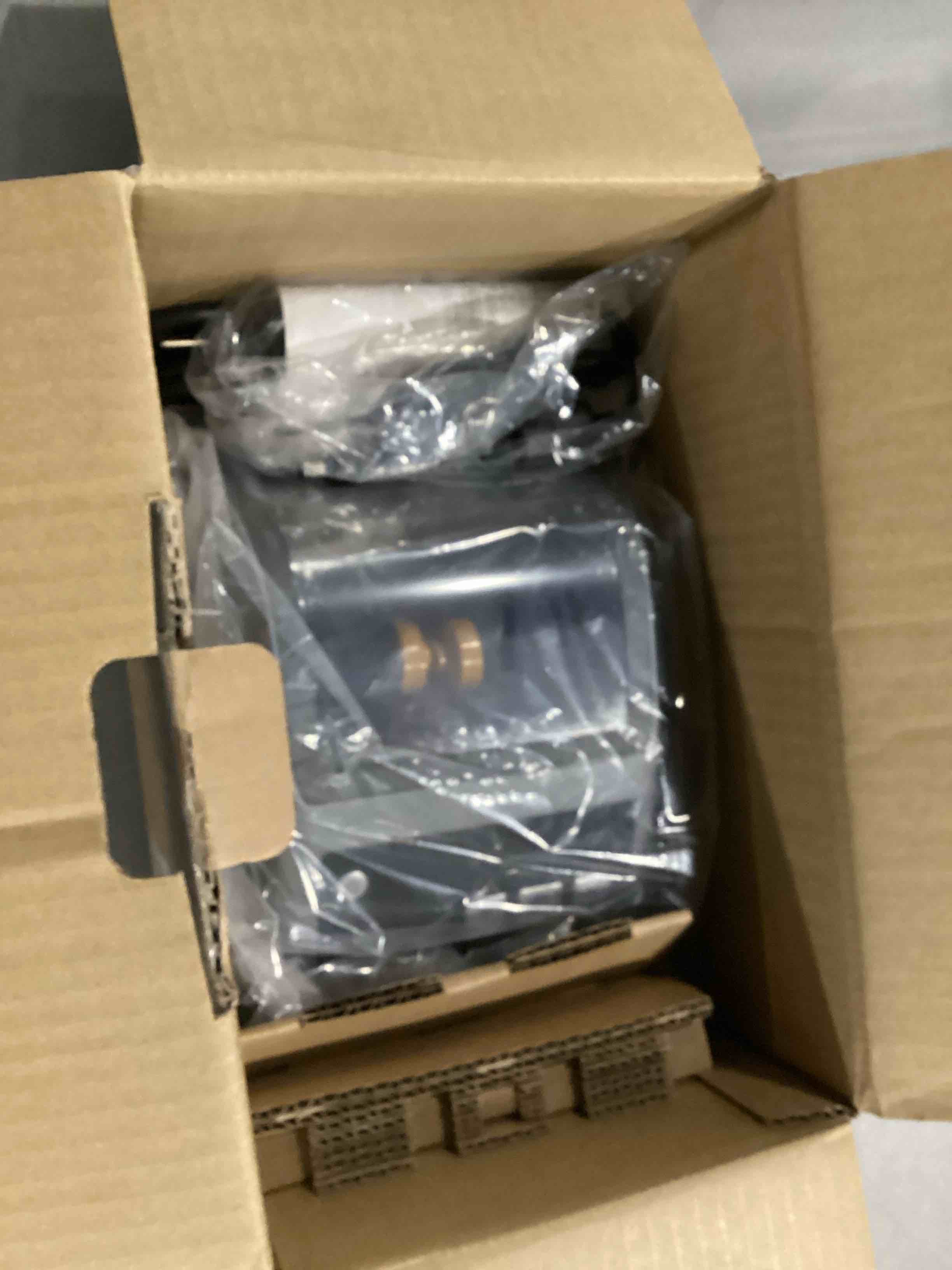 https://s3.amazonaws.com/lotting-images-prod/bidfta/RED5745588_1715688959175.jpeg