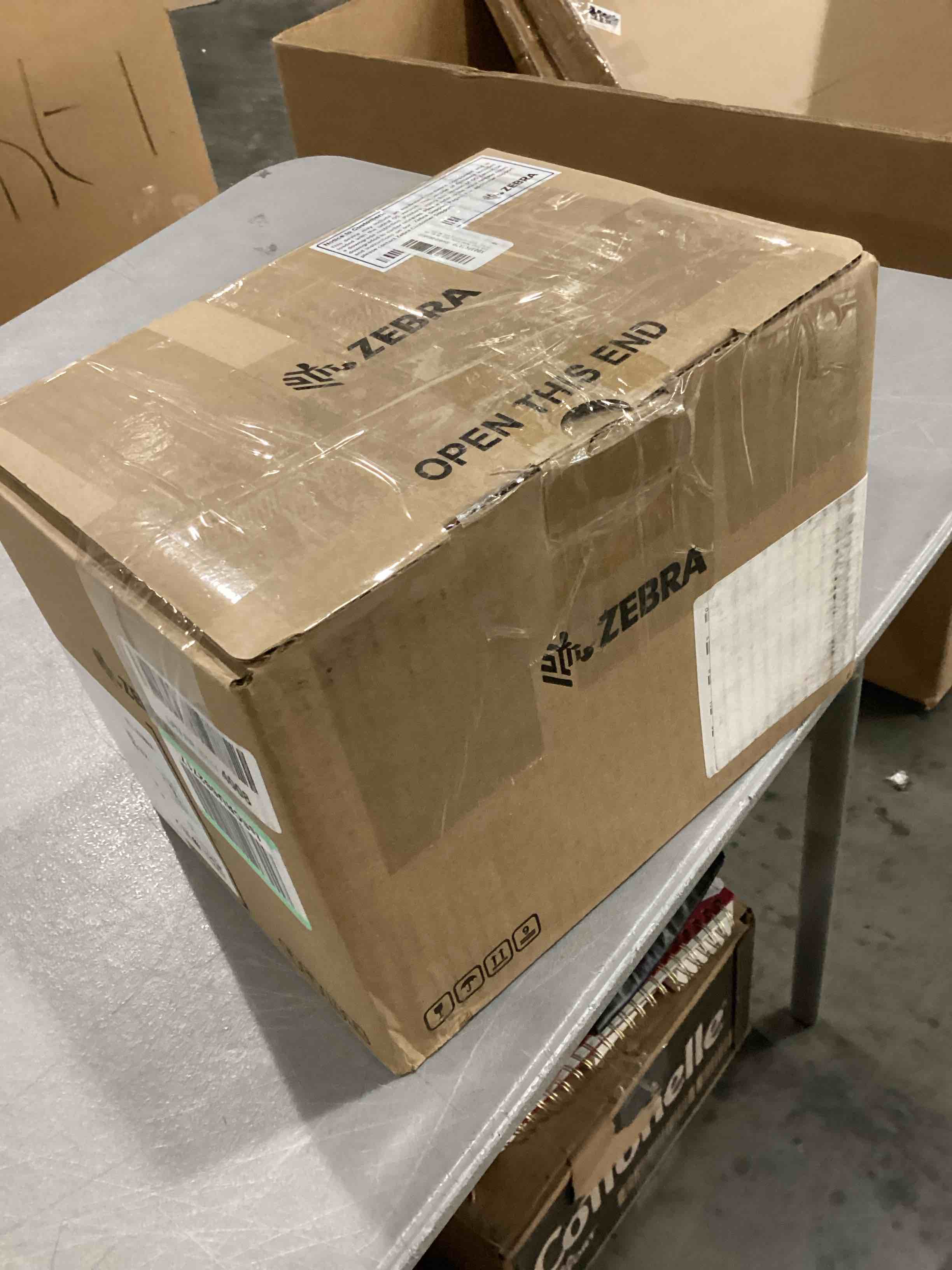 https://s3.amazonaws.com/lotting-images-prod/bidfta/RED5745836_1715860917218.jpeg