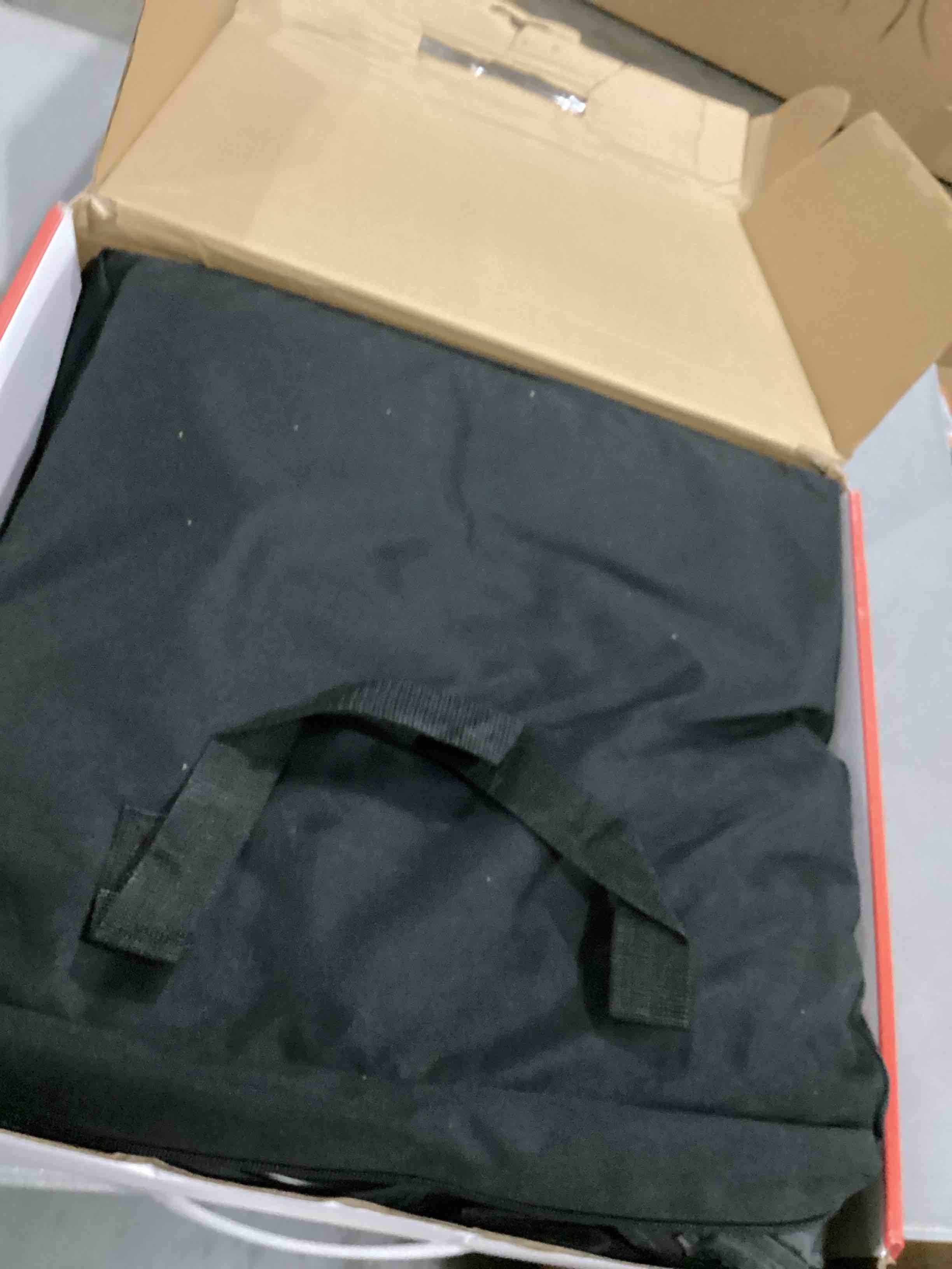 https://s3.amazonaws.com/lotting-images-prod/bidfta/RED5746085_1716058903957.jpeg