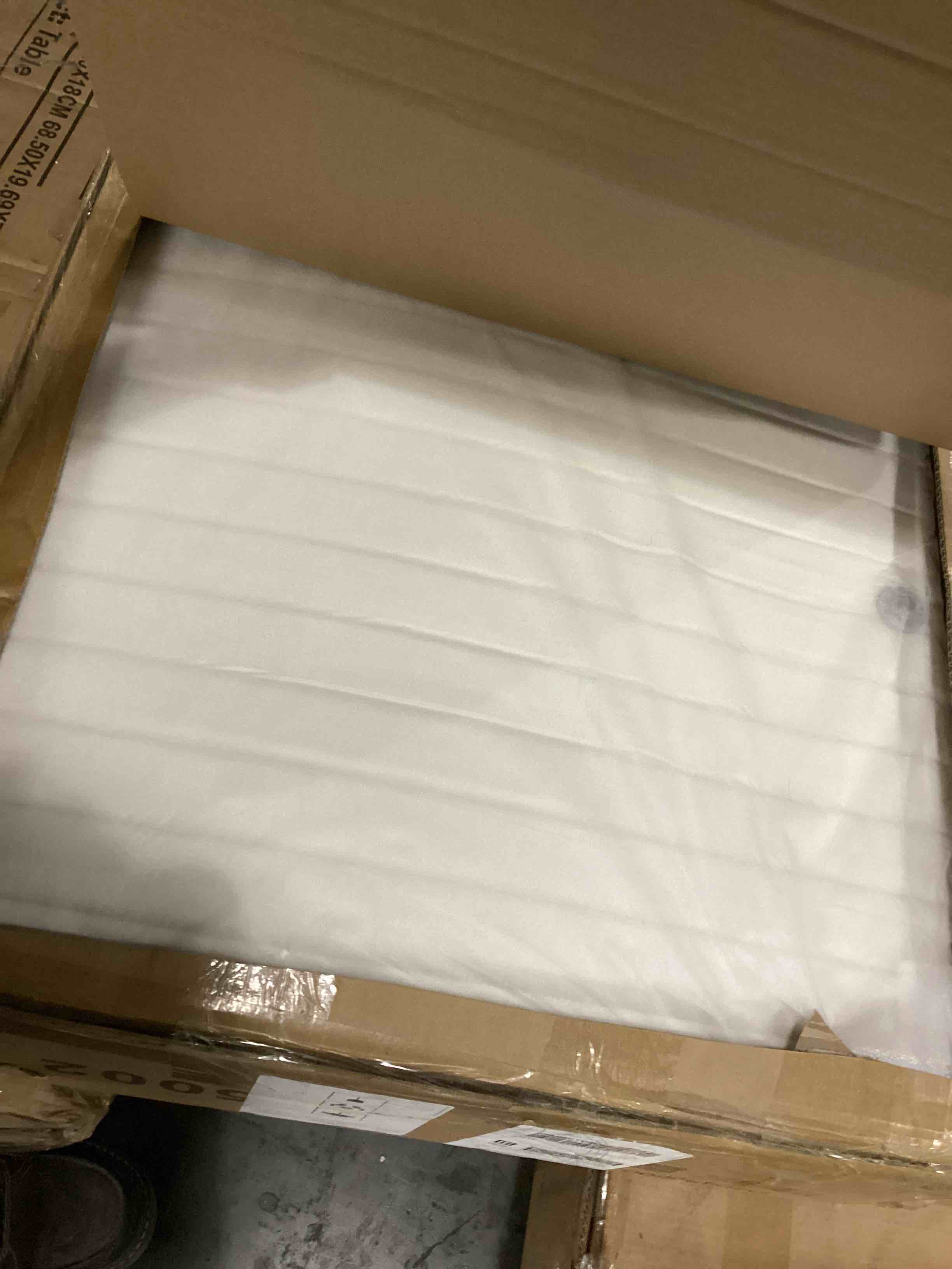 https://s3.amazonaws.com/lotting-images-prod/bidfta/RED5746324_1716556271391.jpeg