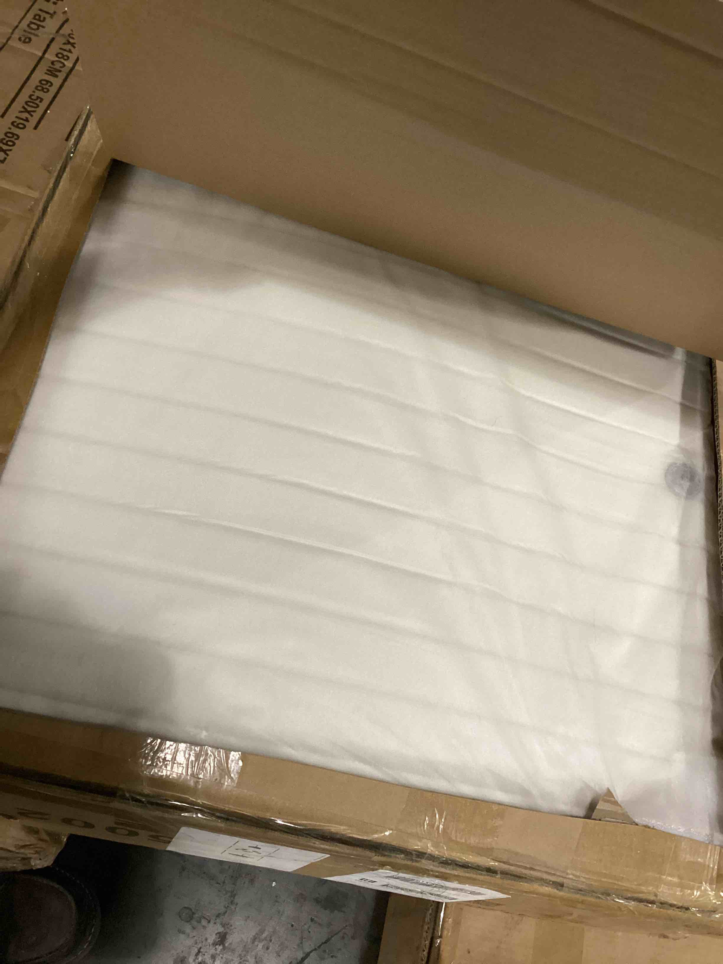 https://s3.amazonaws.com/lotting-images-prod/bidfta/RED5746324_1716556274191.jpeg