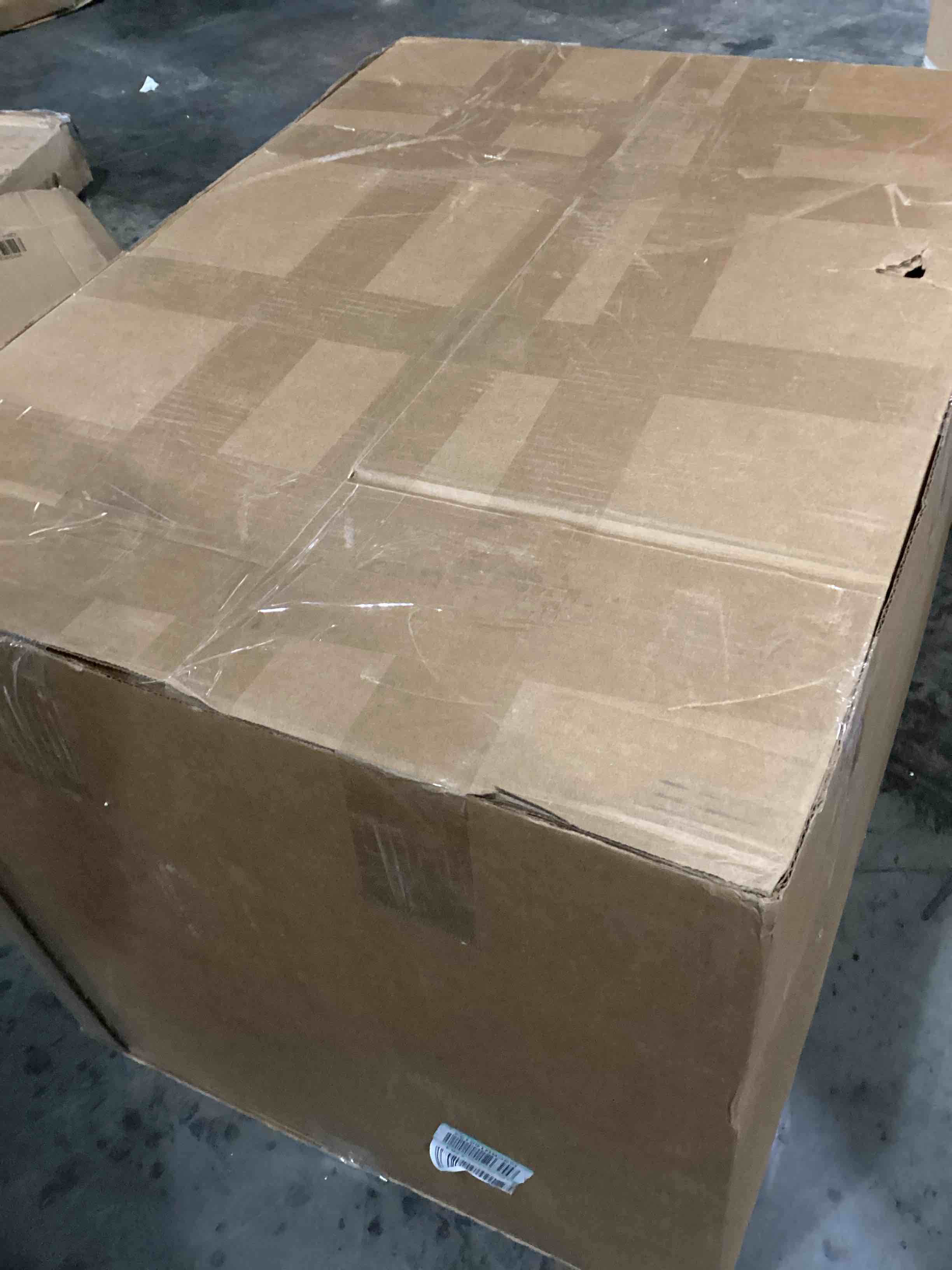 https://s3.amazonaws.com/lotting-images-prod/bidfta/RED5746735_1717418608564.jpeg