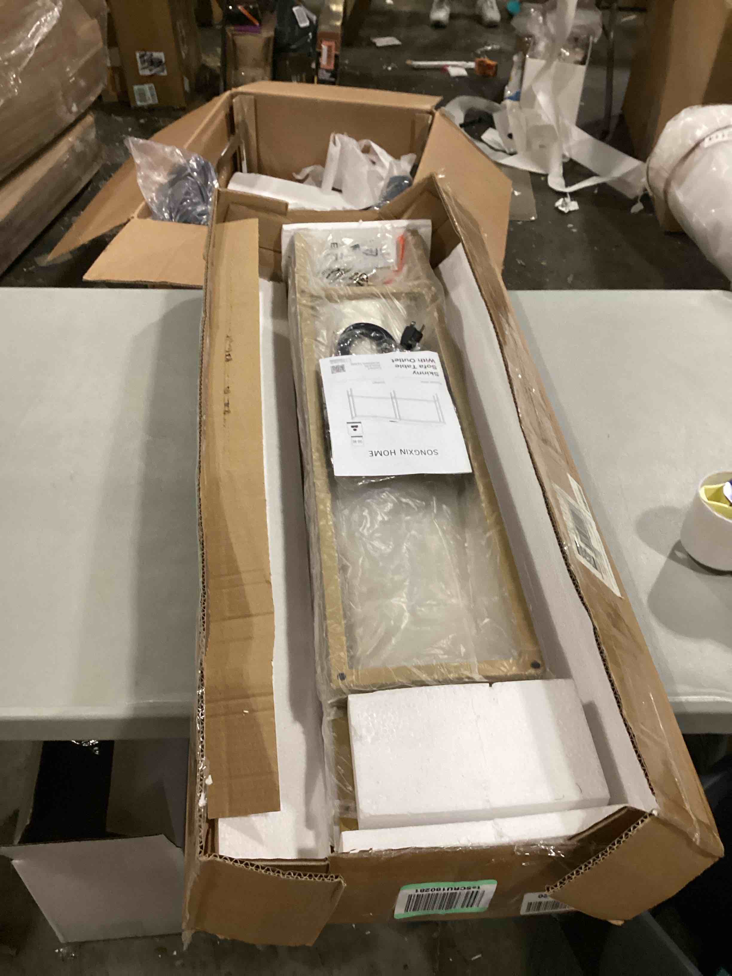 https://s3.amazonaws.com/lotting-images-prod/bidfta/RED5748537_1715972642148.jpeg