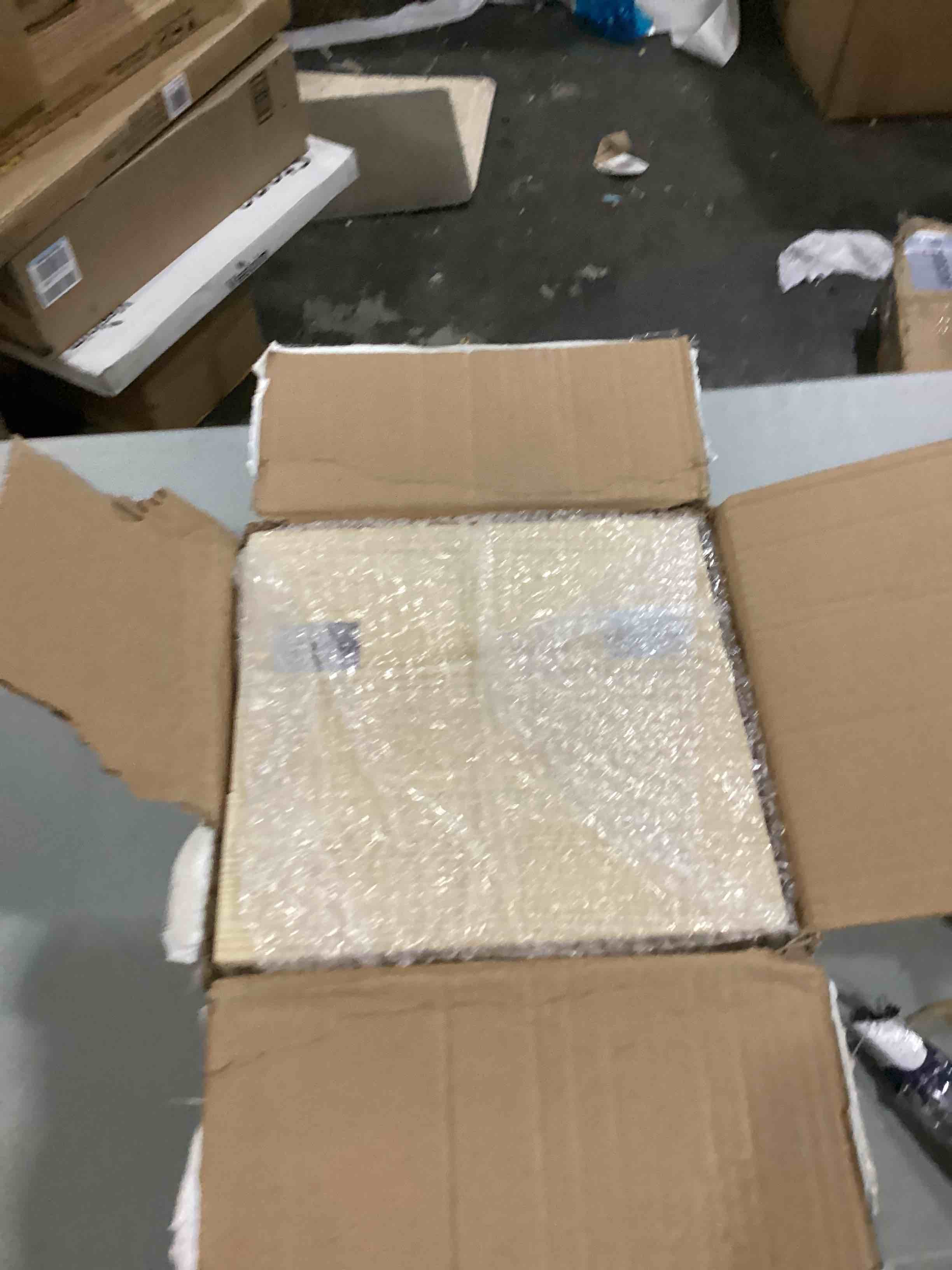 https://s3.amazonaws.com/lotting-images-prod/bidfta/RED5748664_1716303281040.jpeg