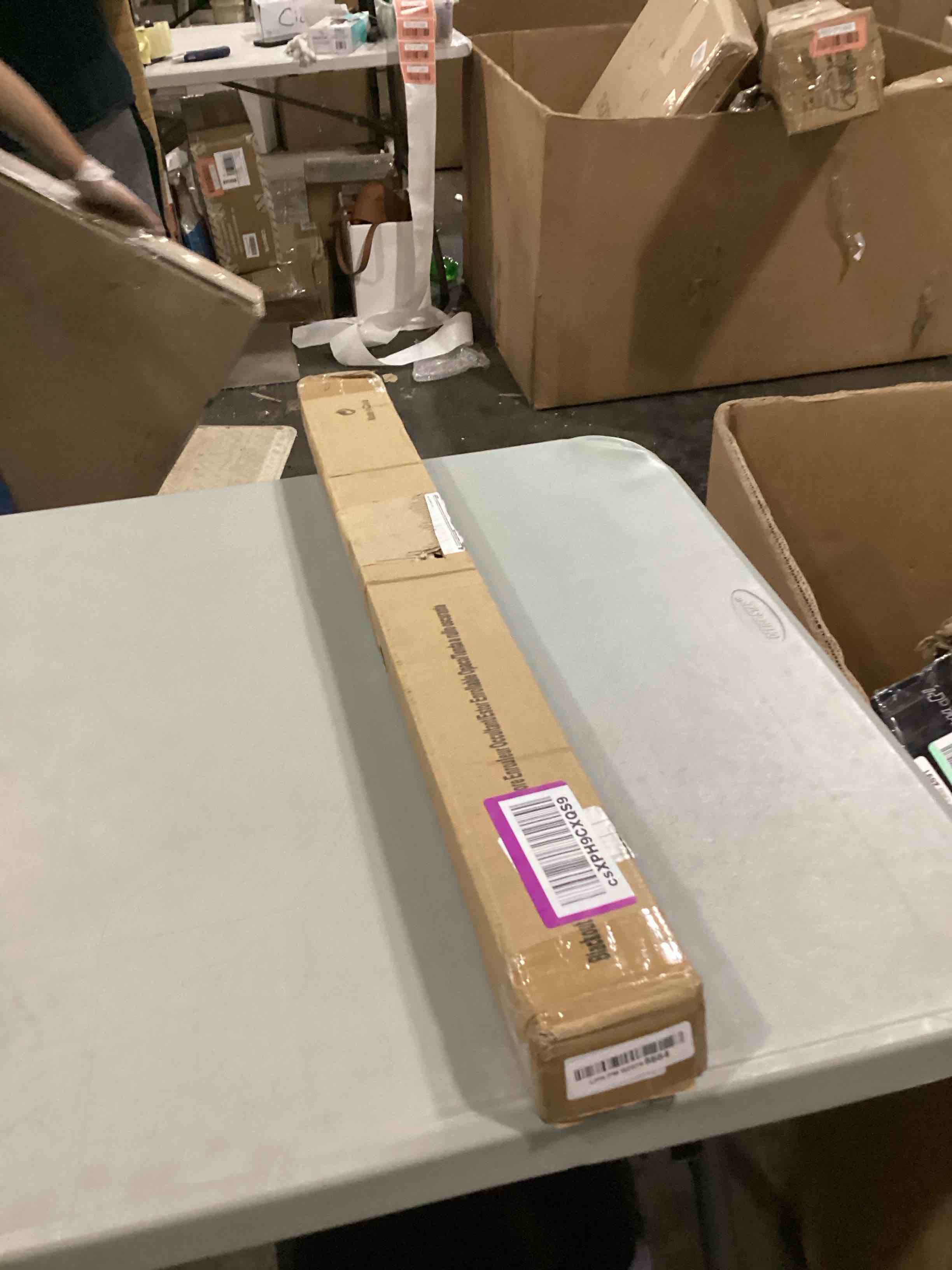 https://s3.amazonaws.com/lotting-images-prod/bidfta/RED5748805_1716396429773.jpeg