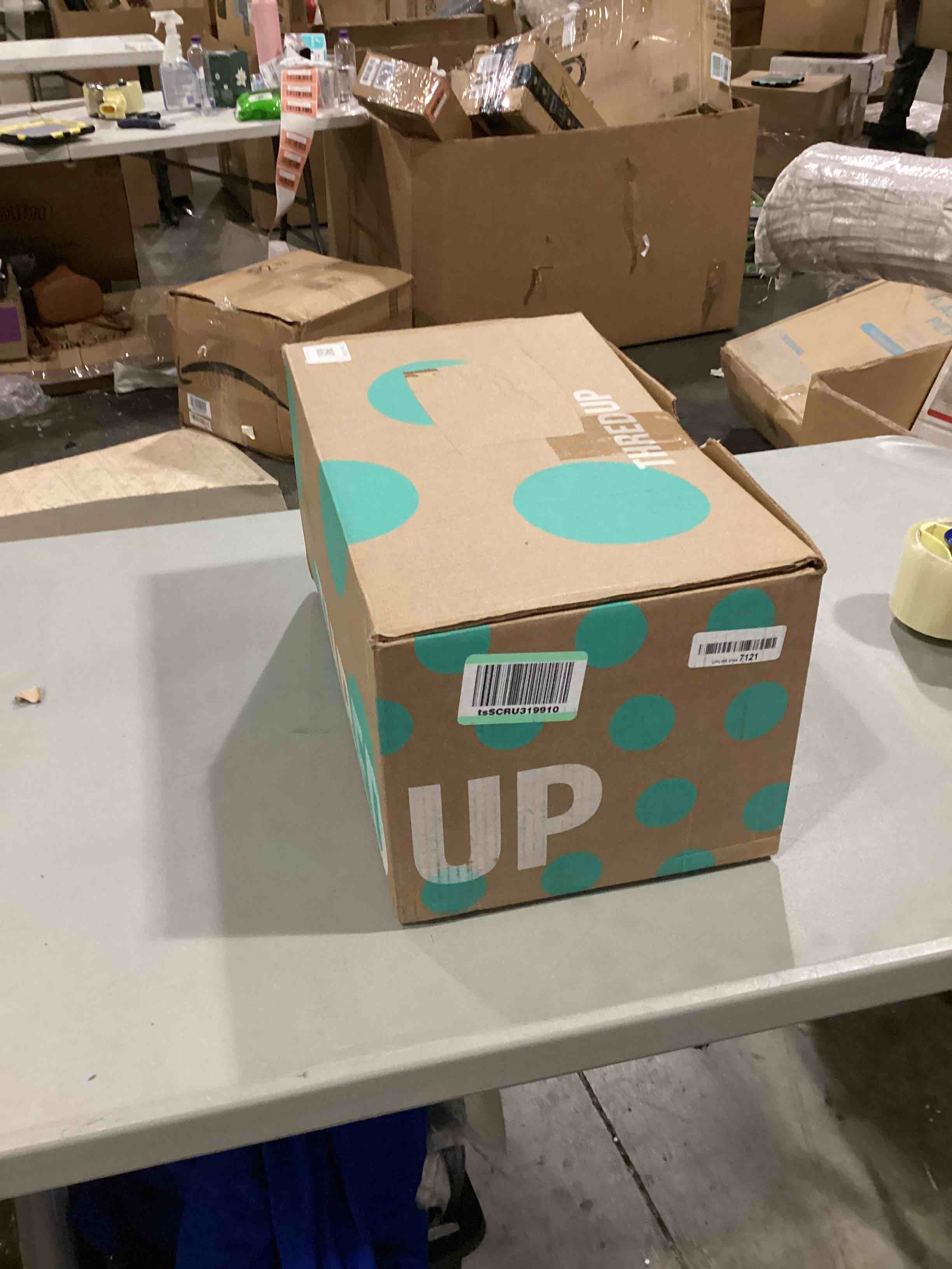 https://s3.amazonaws.com/lotting-images-prod/bidfta/RED5749028_1717080783001.jpeg