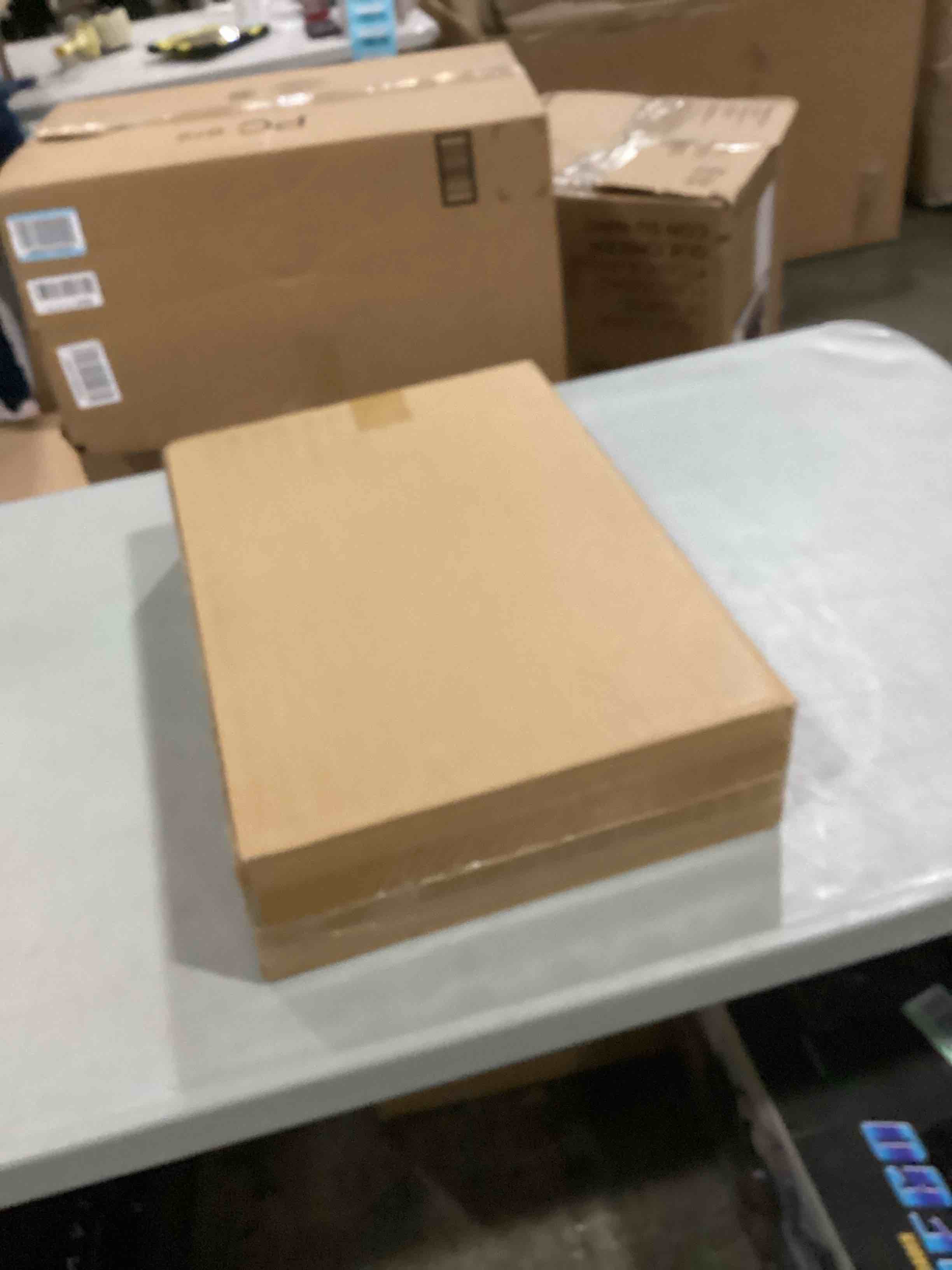 https://s3.amazonaws.com/lotting-images-prod/bidfta/RED5749928_1718798435171.jpeg