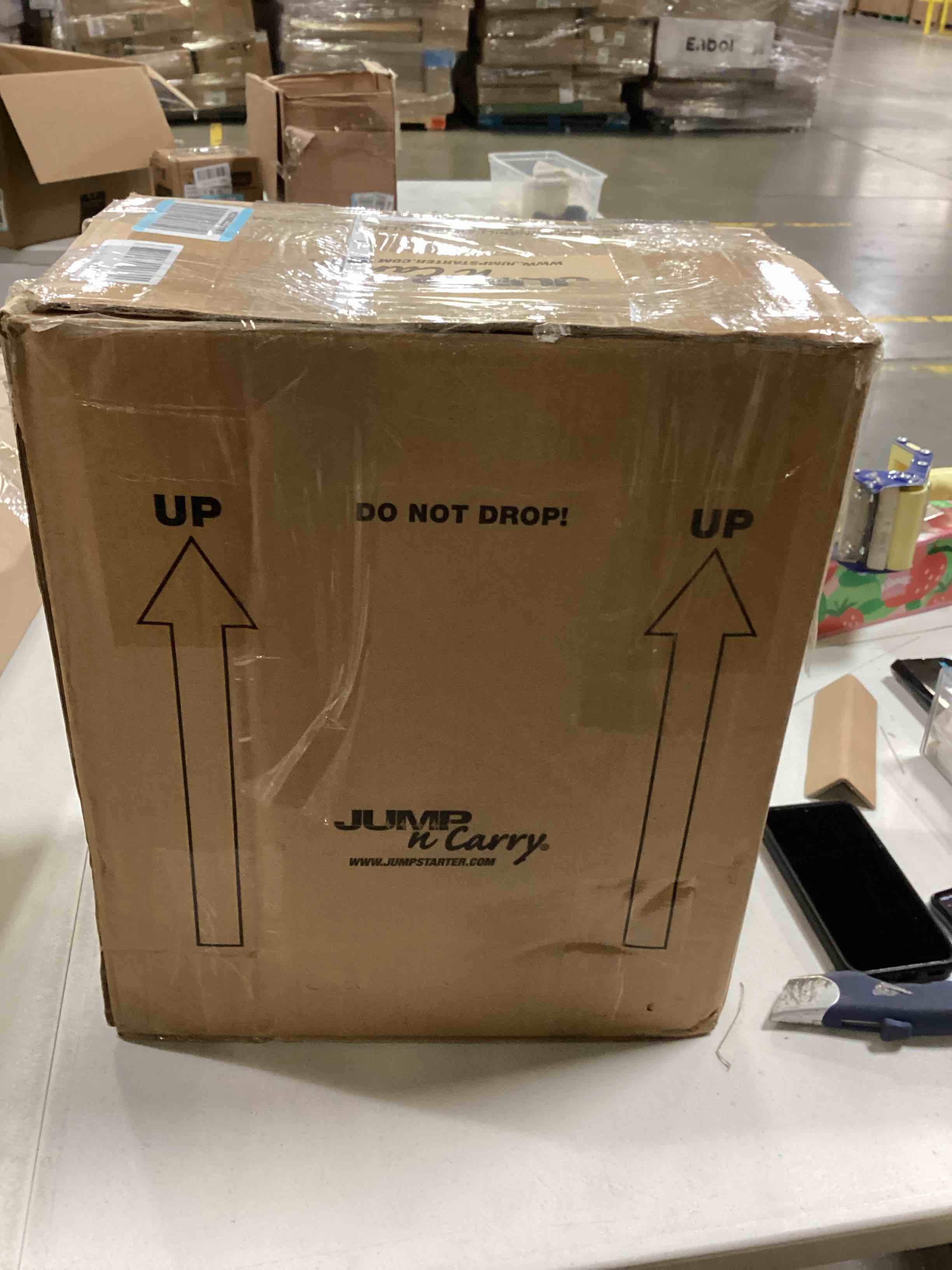 https://s3.amazonaws.com/lotting-images-prod/bidfta/RED5749998_1715274002035.jpeg