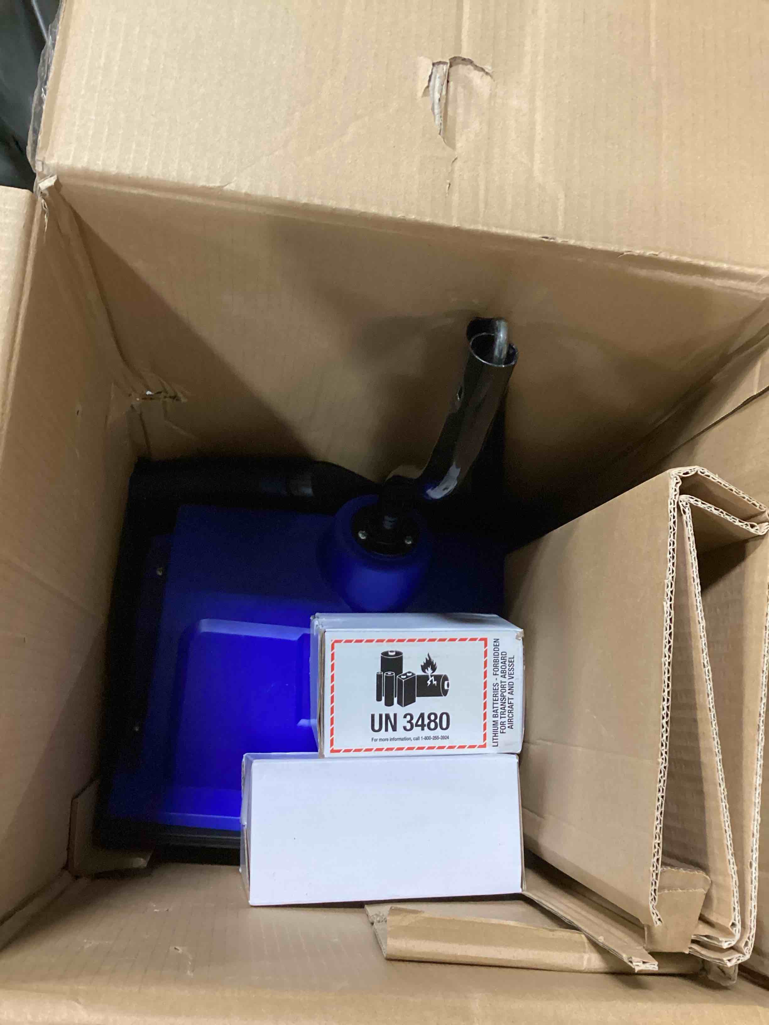 https://s3.amazonaws.com/lotting-images-prod/bidfta/RED5750033_1715341673323.jpeg