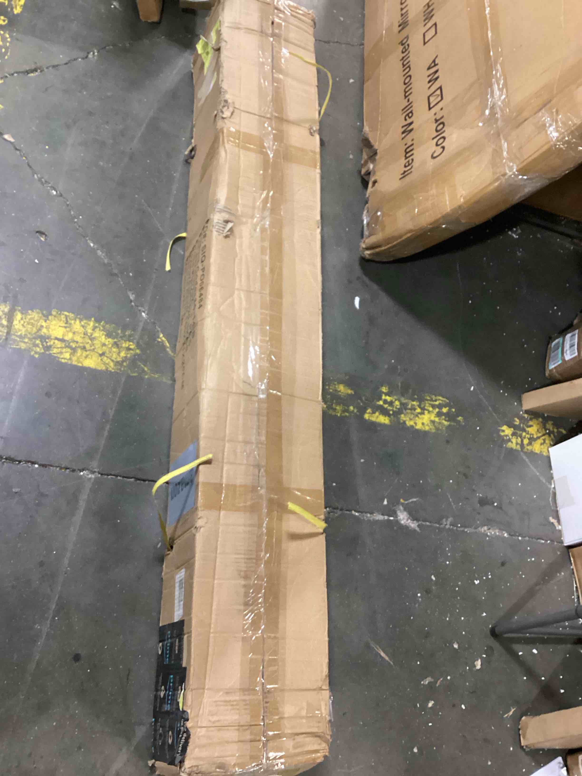 https://s3.amazonaws.com/lotting-images-prod/bidfta/RED5750068_1715351782958.jpeg