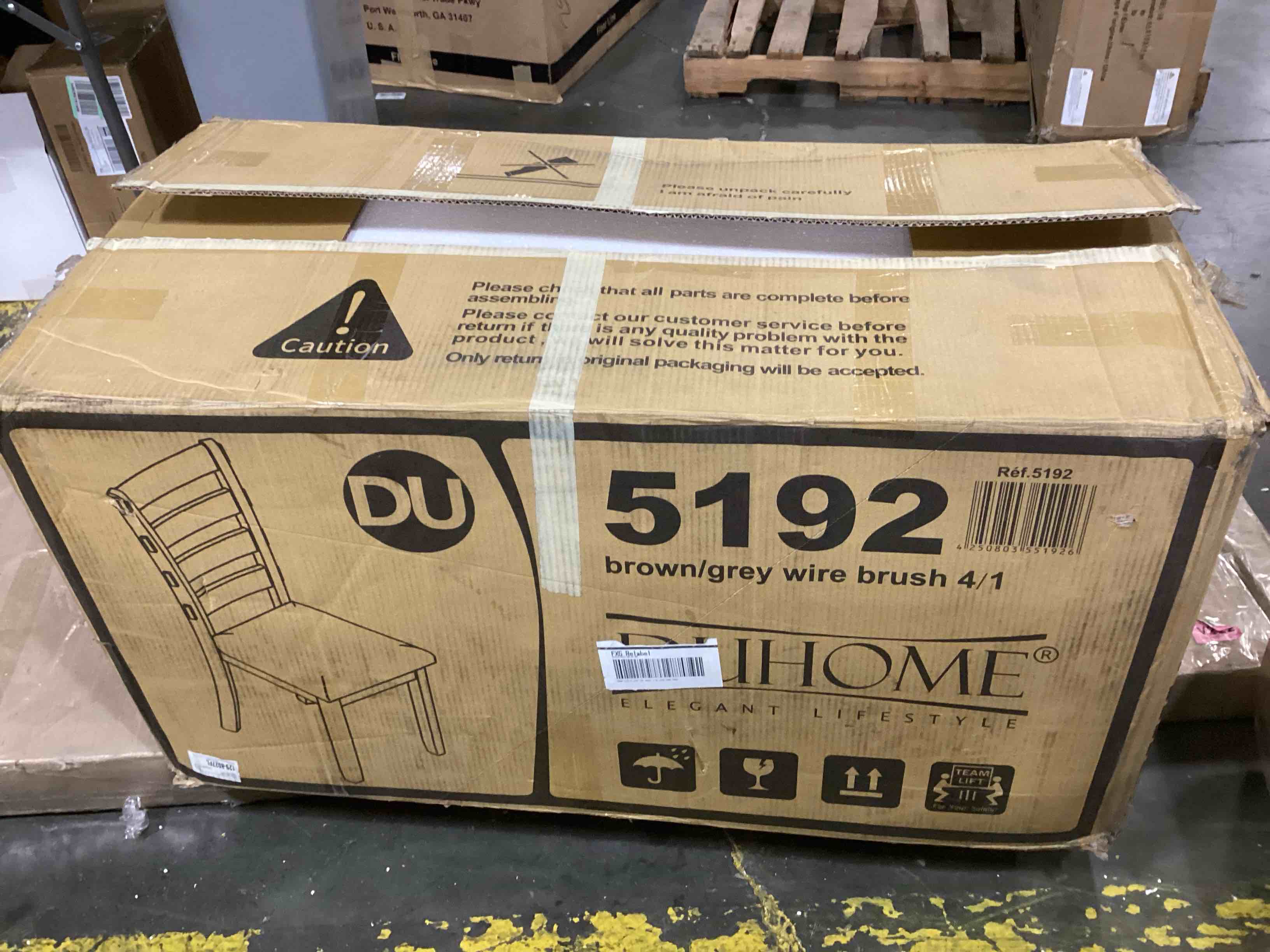 https://s3.amazonaws.com/lotting-images-prod/bidfta/RED5750203_1715627895958.jpeg