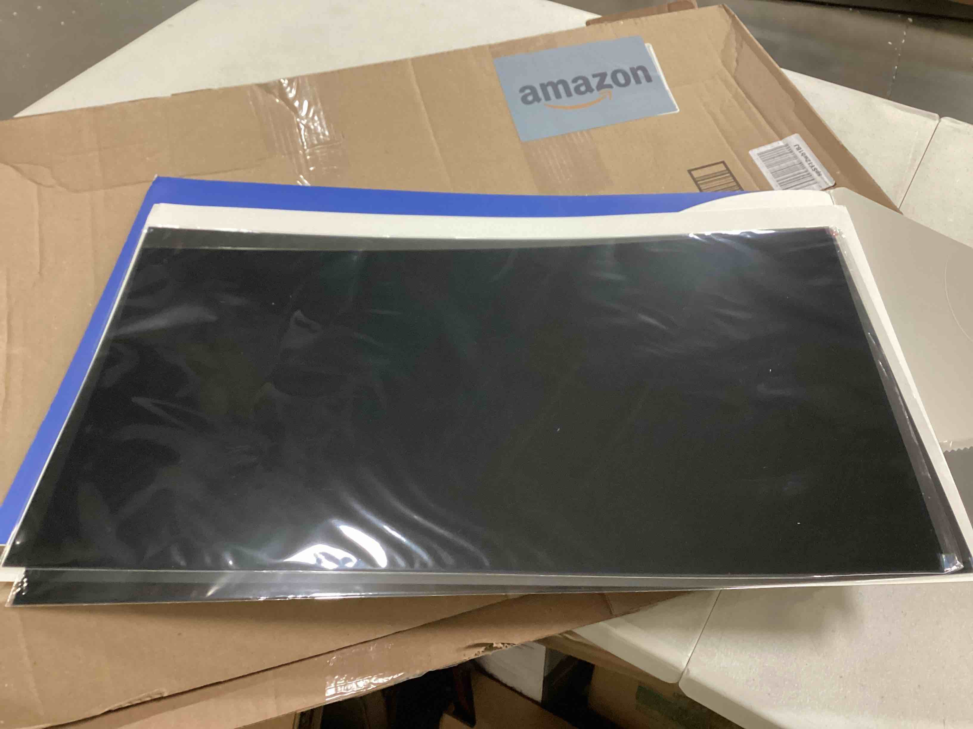 https://s3.amazonaws.com/lotting-images-prod/bidfta/RED5750700_1716299105955.jpeg