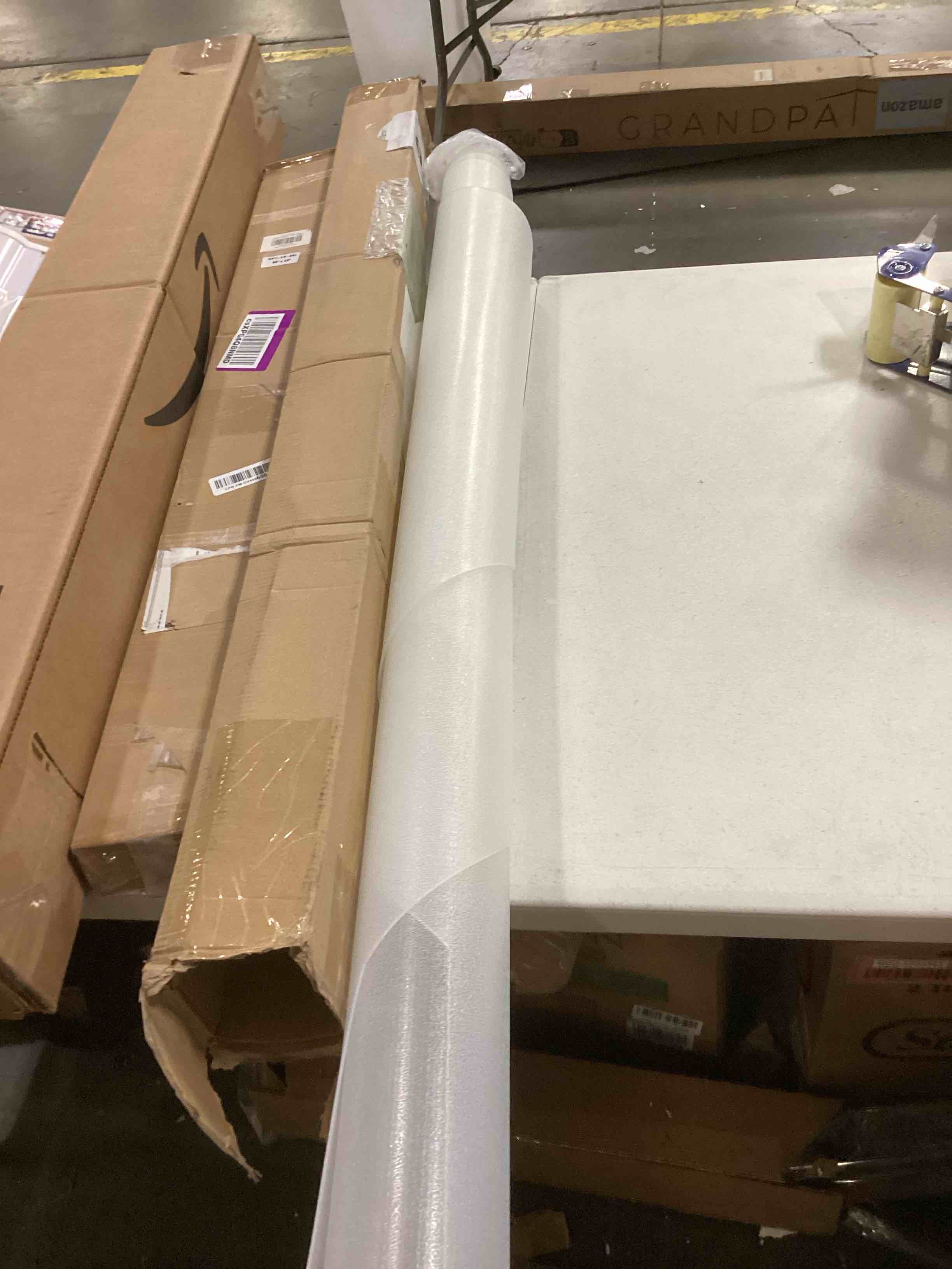 https://s3.amazonaws.com/lotting-images-prod/bidfta/RED5750855_1716396878300.jpeg