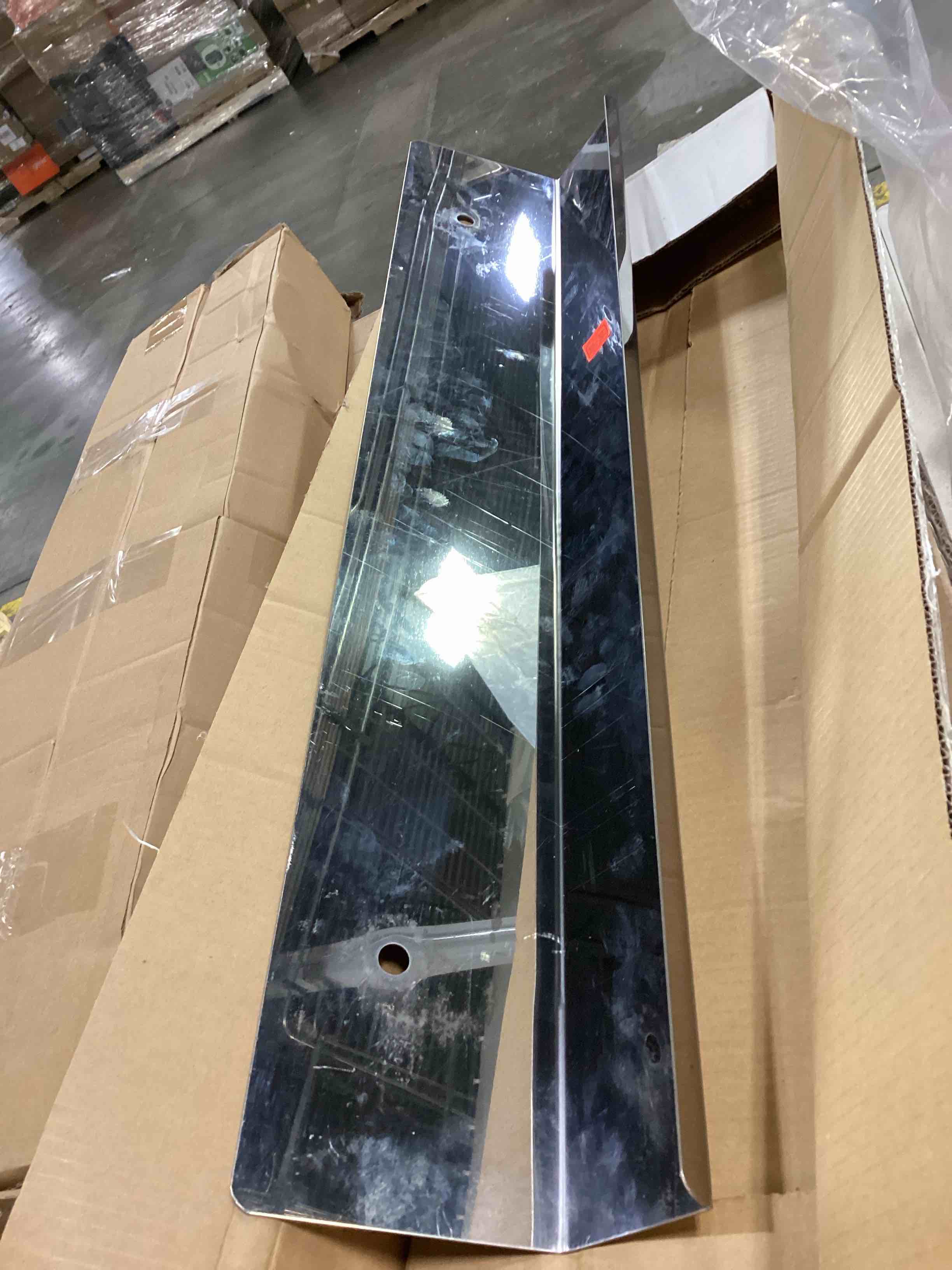 https://s3.amazonaws.com/lotting-images-prod/bidfta/RED5751230_1716997611321.jpeg