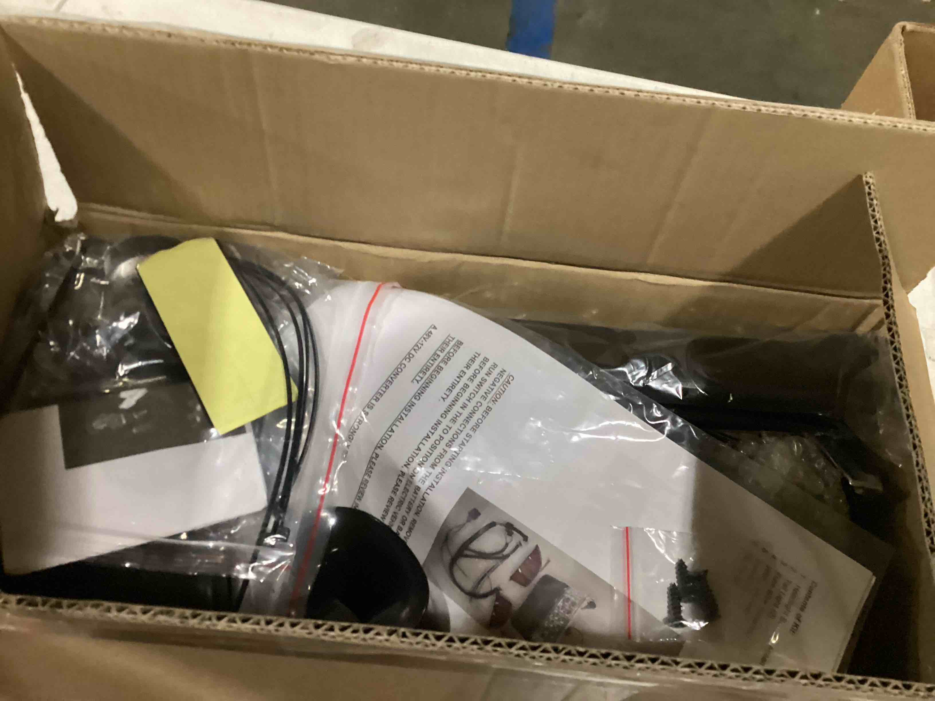 https://s3.amazonaws.com/lotting-images-prod/bidfta/RED5751646_1715019983434.jpeg