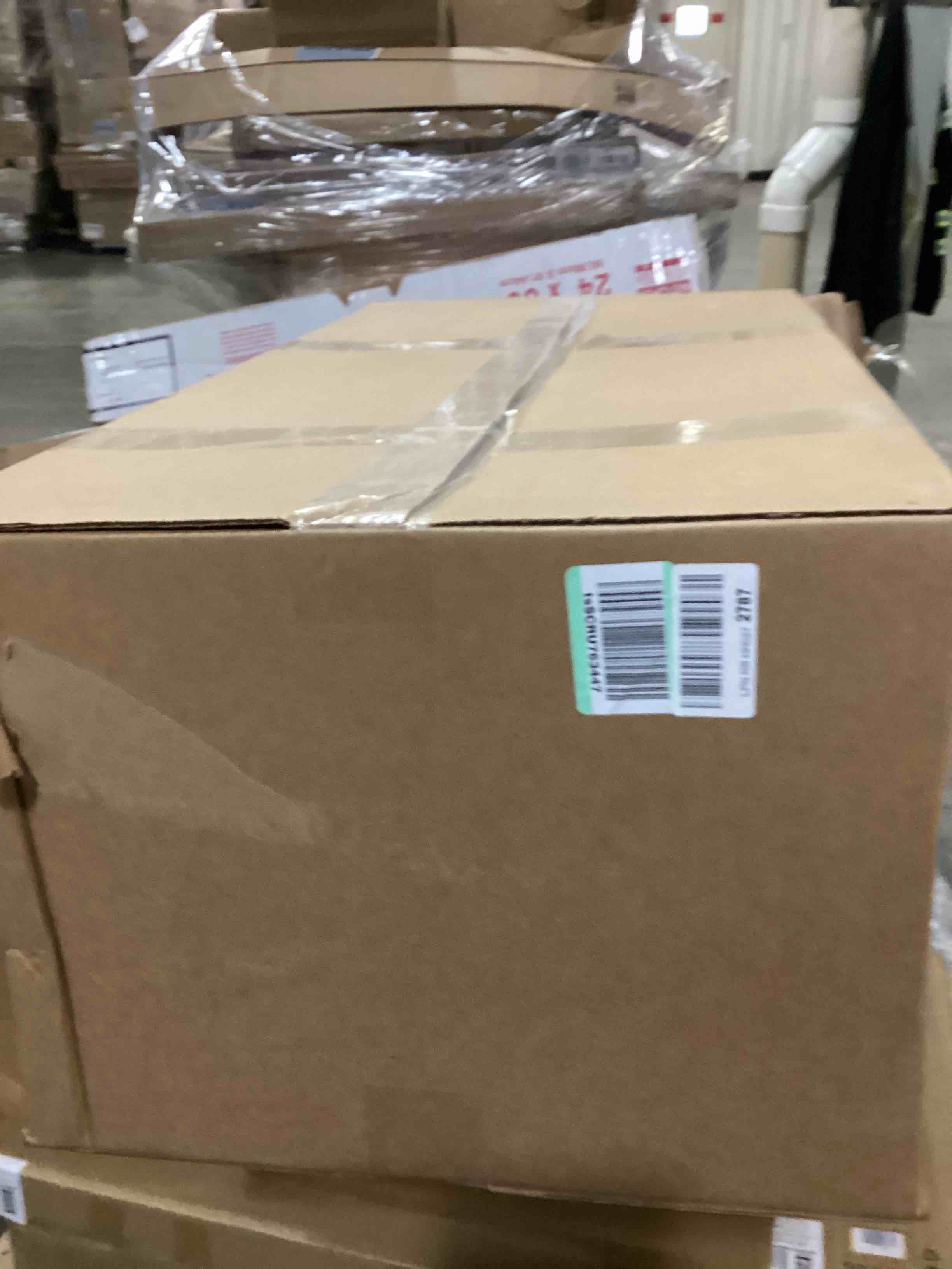 https://s3.amazonaws.com/lotting-images-prod/bidfta/RED5751672_1715081212102.jpeg