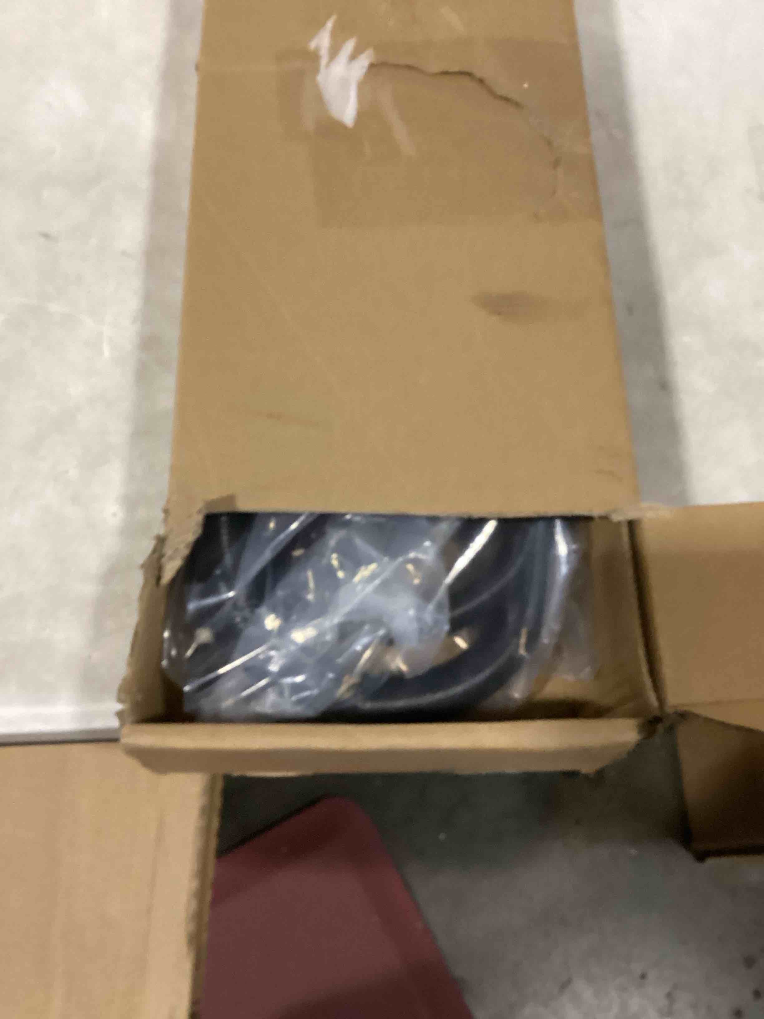 https://s3.amazonaws.com/lotting-images-prod/bidfta/RED5751933_1715266474929.jpeg